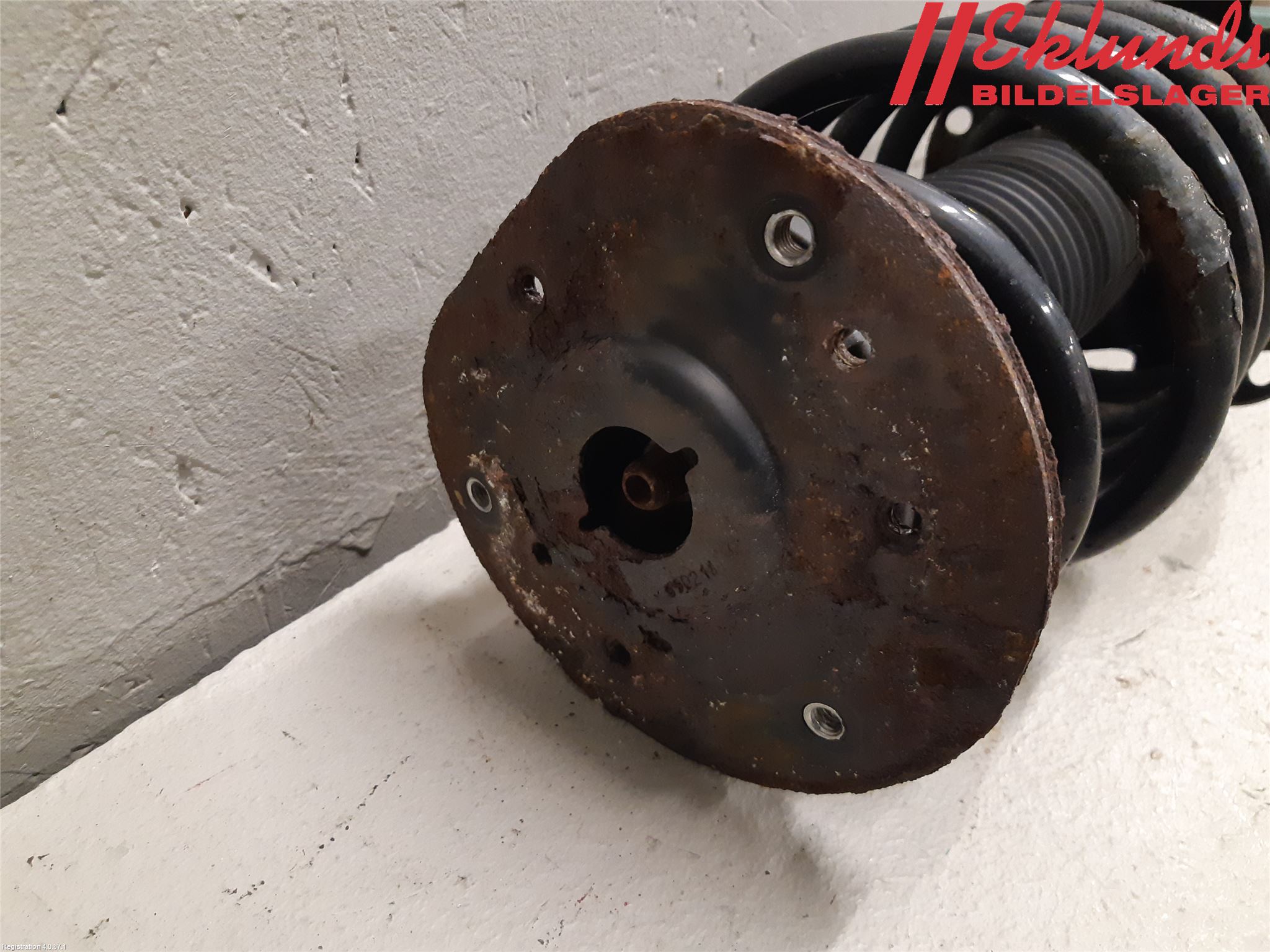 Volvo V70 08-13 Fjäderben Fram Vänster