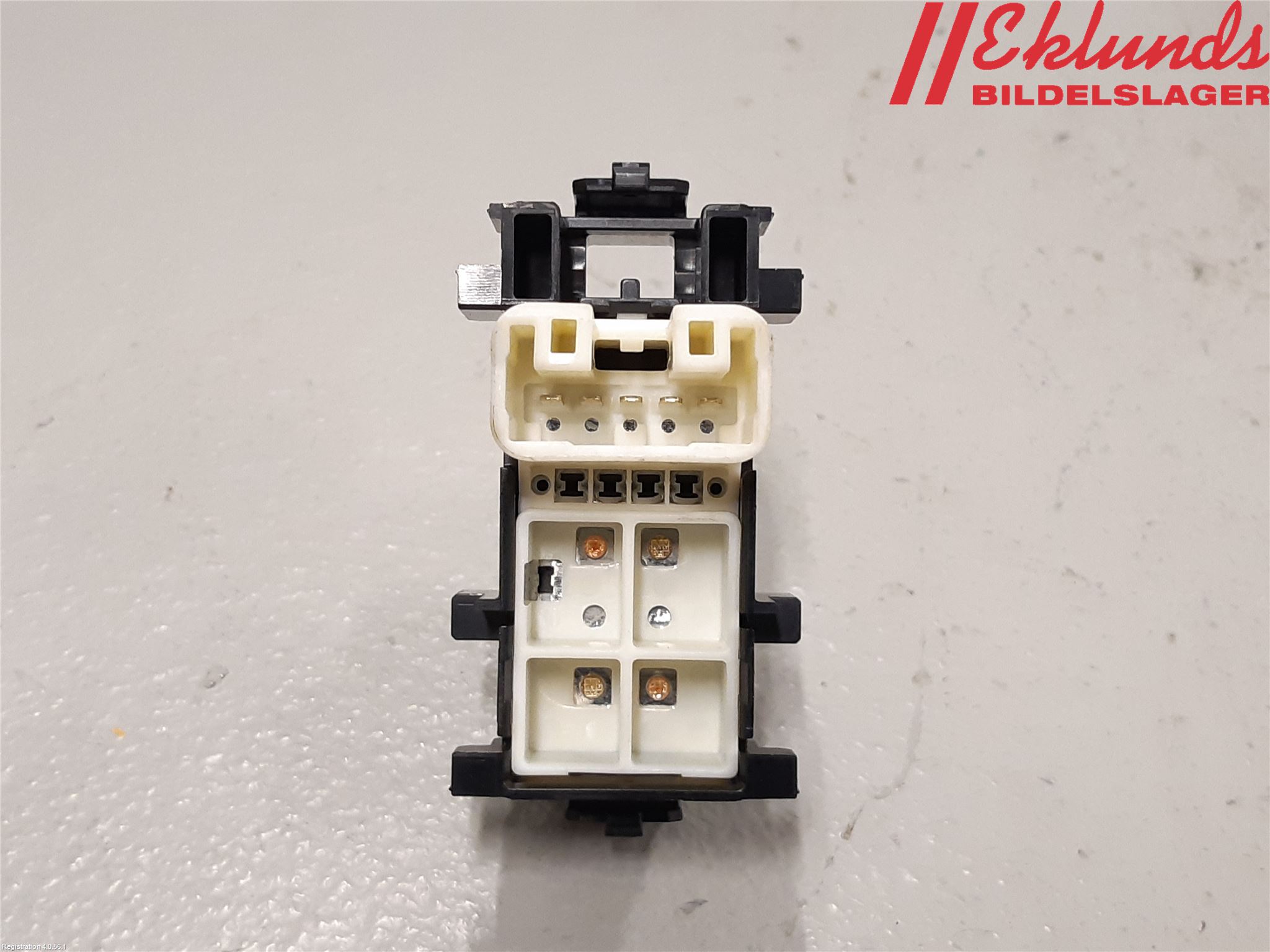 Toyota RAV4 13-18 Strömställare Elhiss