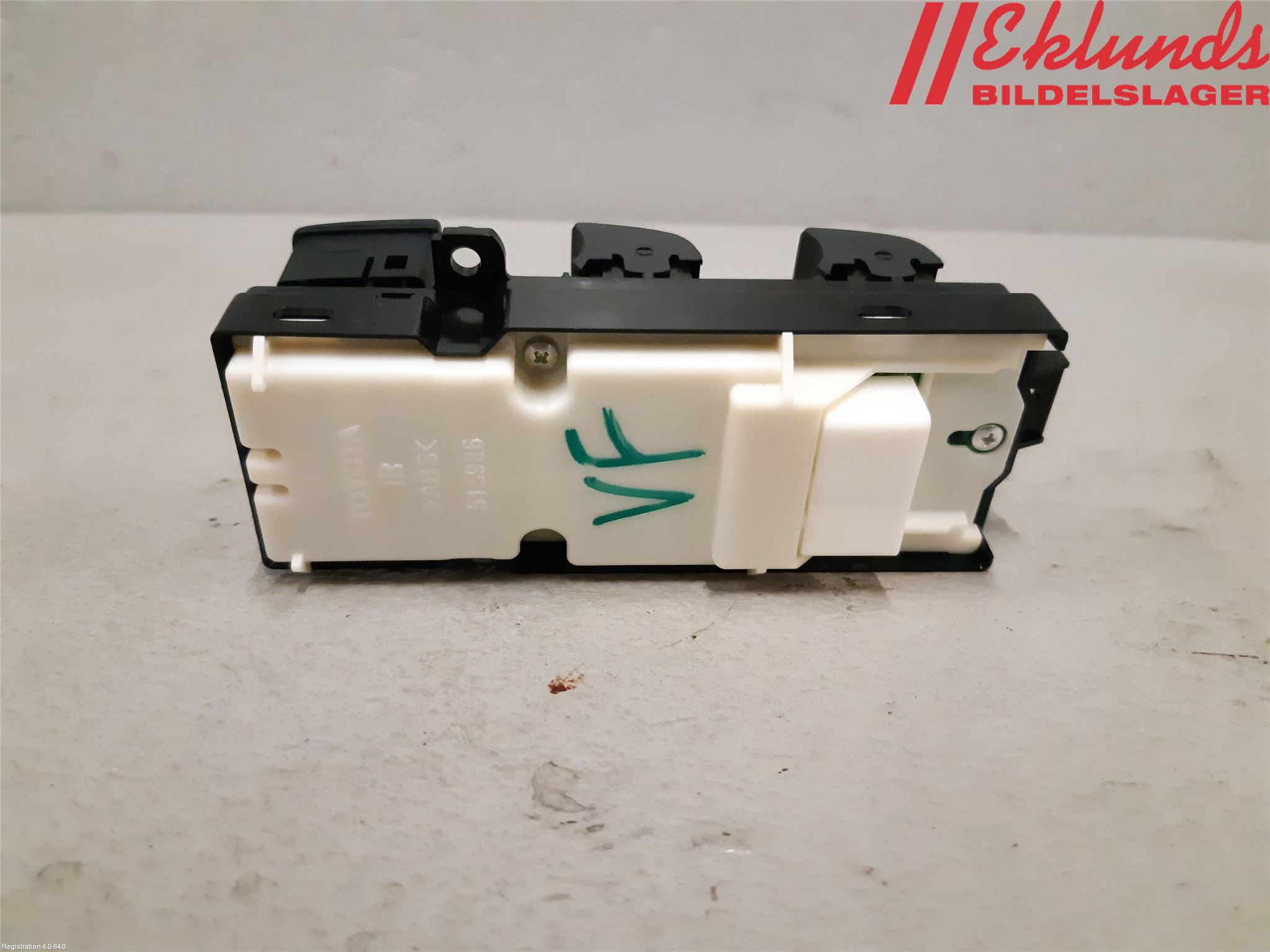 Lexus UX/300e 19- Strömställare Elhiss