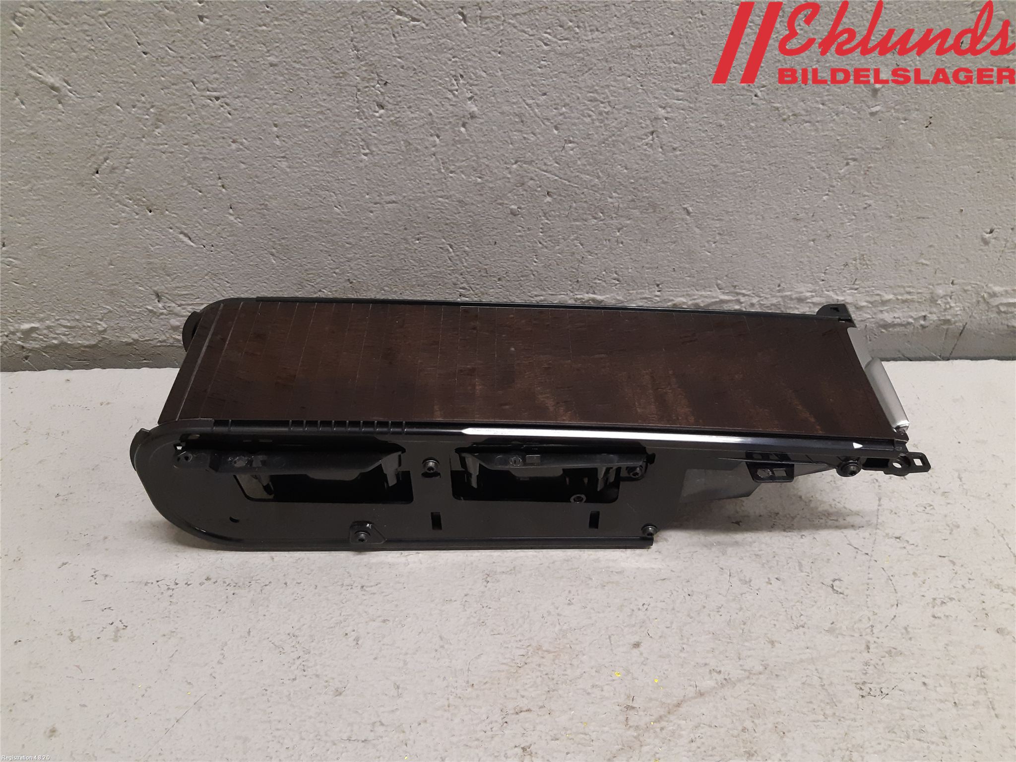 Volvo XC90/RECHARGE 16- Mugghållare