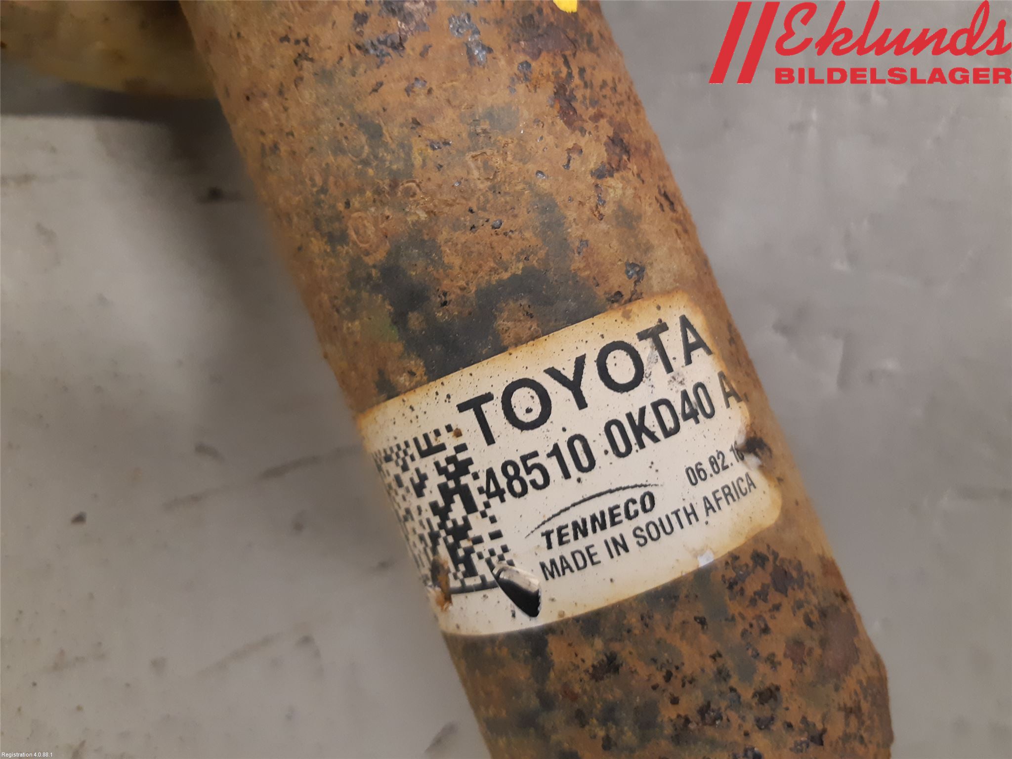 Toyota HILUX 16- Fjäderben Fram Vänster