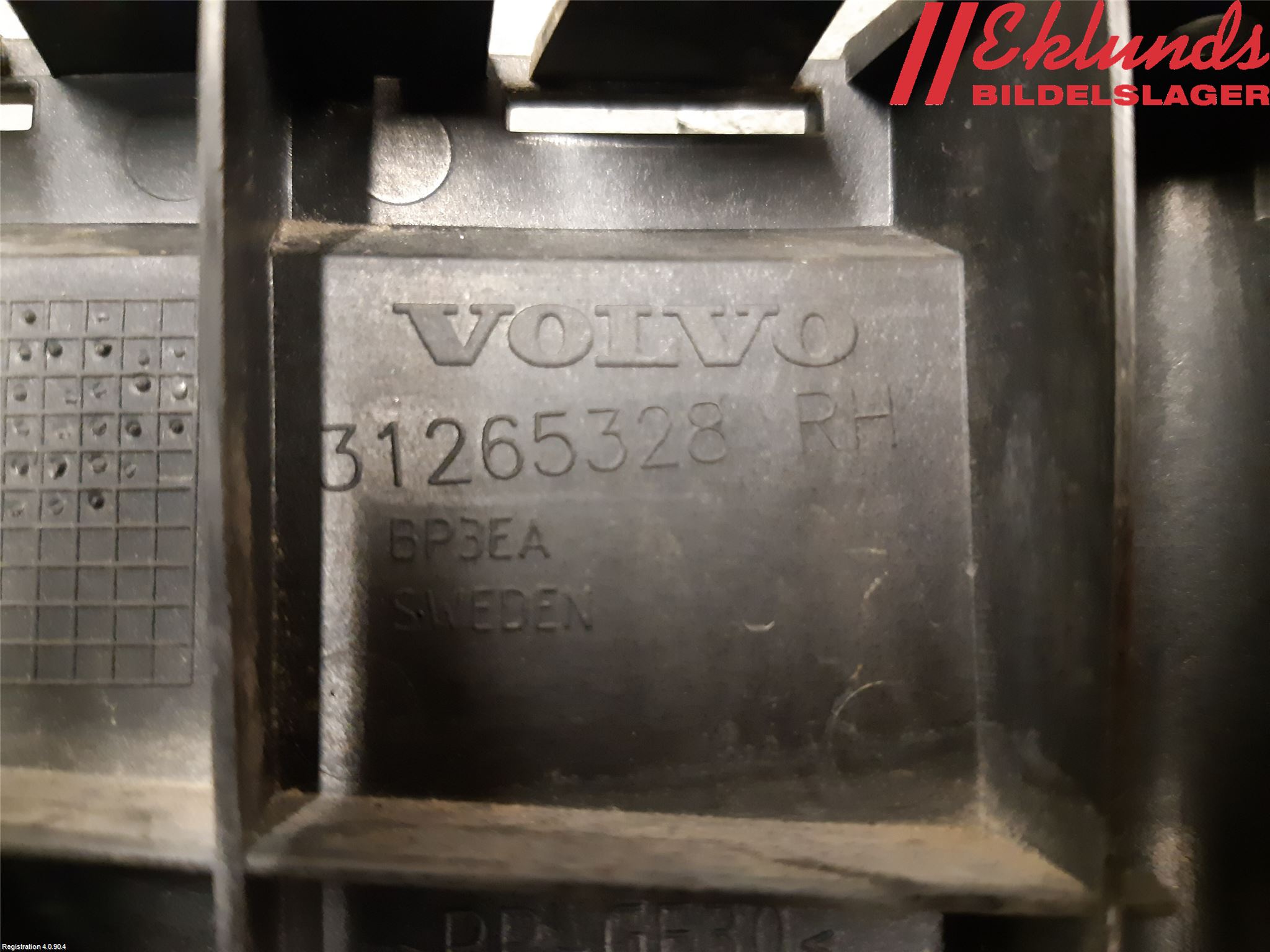 Volvo V70 08-13 Stötfångarfäste Bak Hö