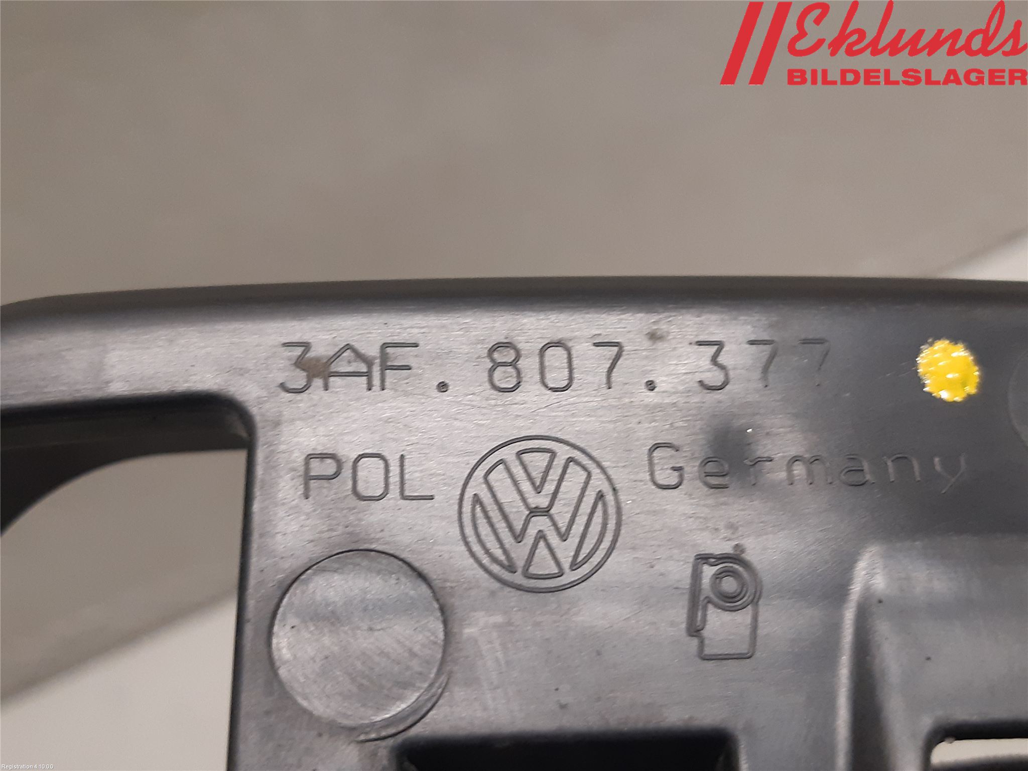 Volkswagen VW PASSAT 11-14 Stötfångarfäste Bak Vä