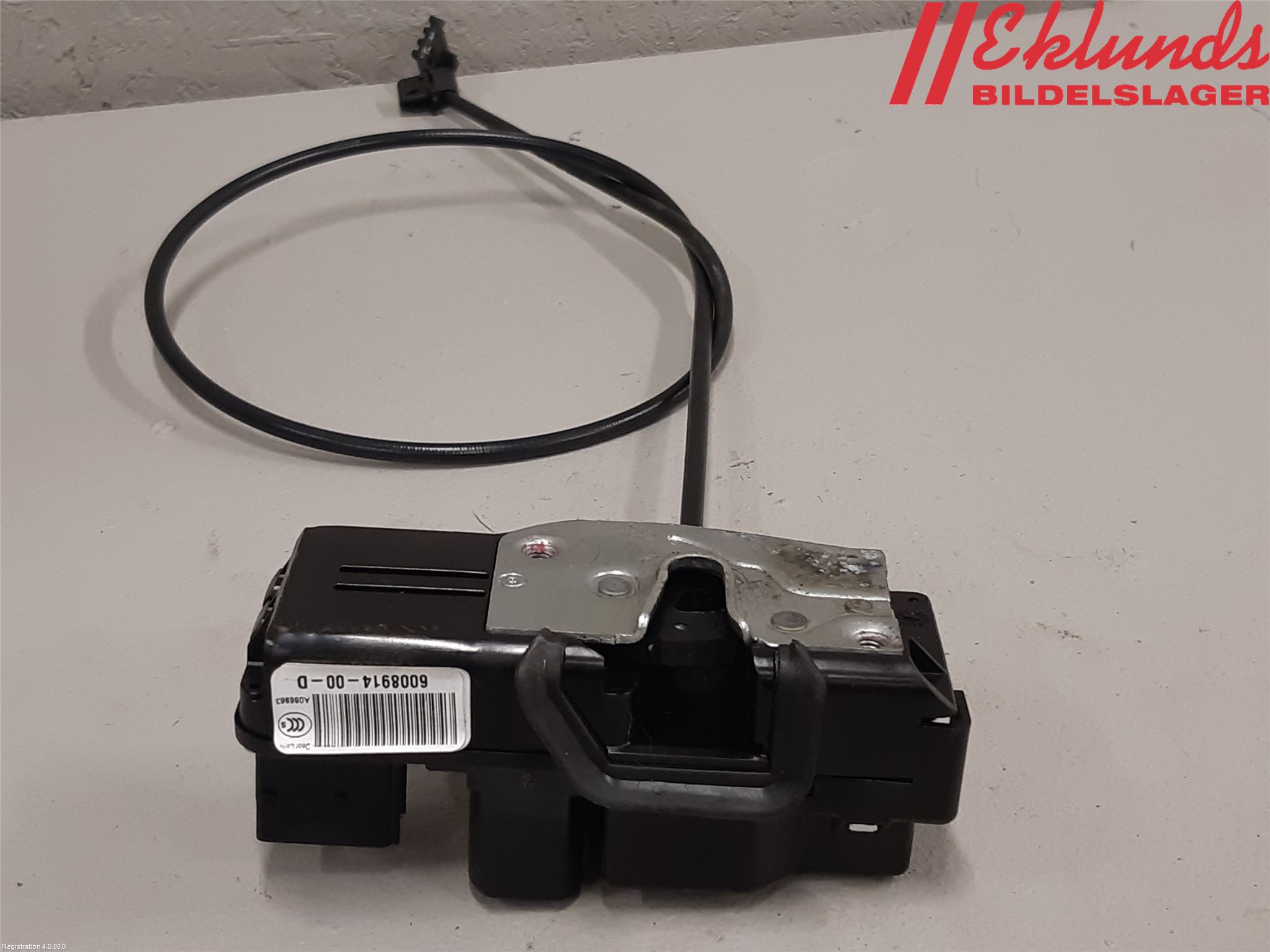 Tesla MODEL S 13- Låskista-Dörrlås