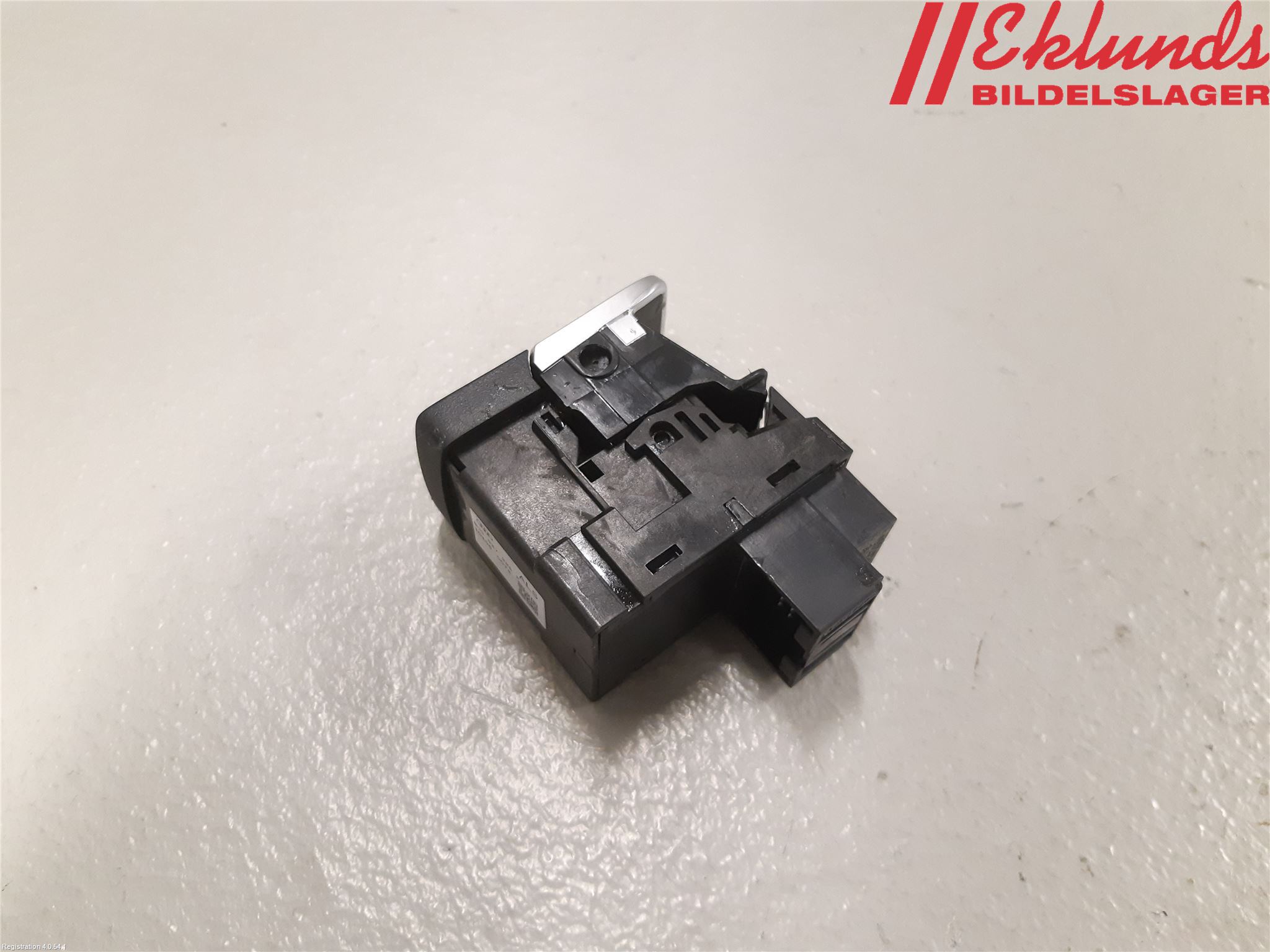 Audi Q3 8U 12-18 Strömställare Parkeringsbroms
