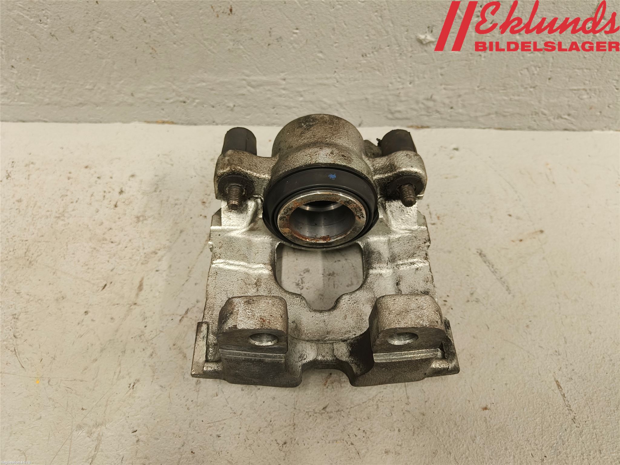 BMW 1 E87/81 5D/3D 03-11 Bromsok Fram Vänster