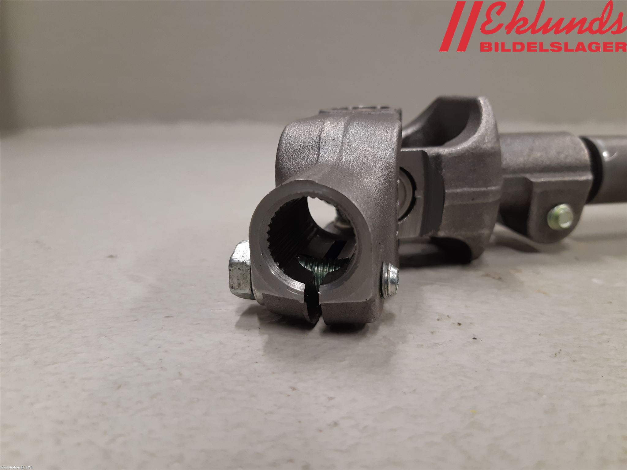 Toyota YARIS XP130 15-20 Rattaxelknut