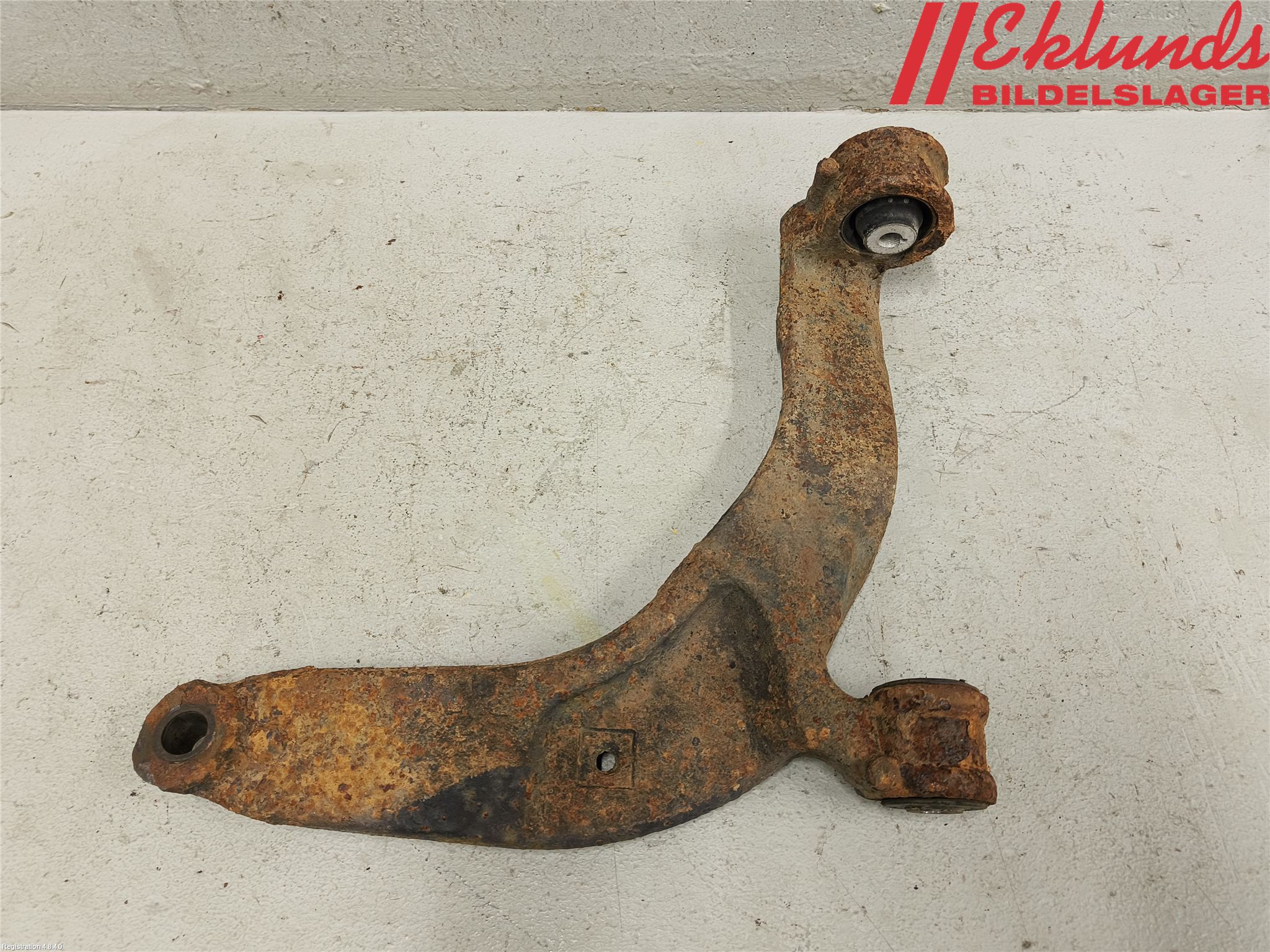 Volkswagen VW TRANSP/CARAVELLE (T5) 04-15 Bärarm Fram Undre Hö