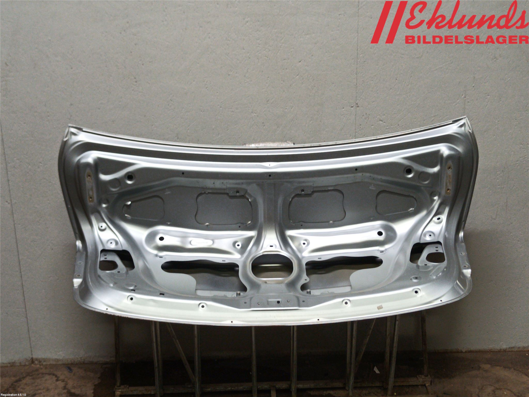 Toyota AVENSIS 09-15 Baklucka (Ej Med Ruta)