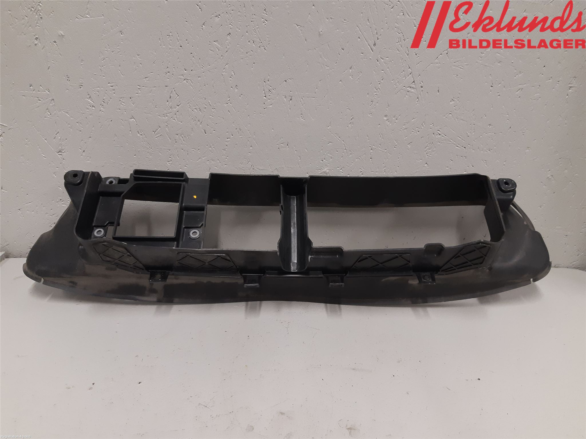 Volvo V40 12-19 Deflektor Plåt-Plast Kylning