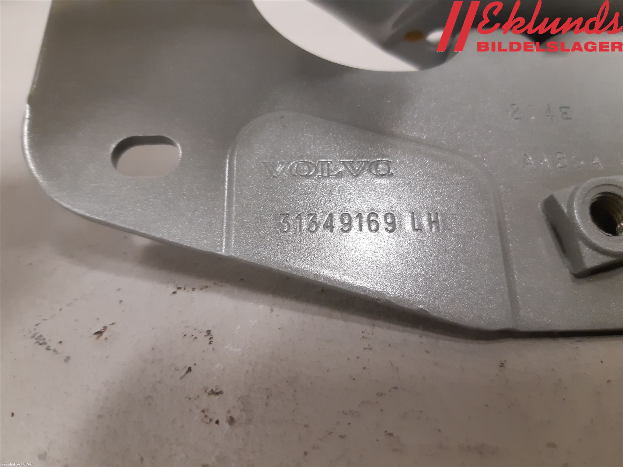 Volvo S60 14-18 Bakluckegångjärn Vä