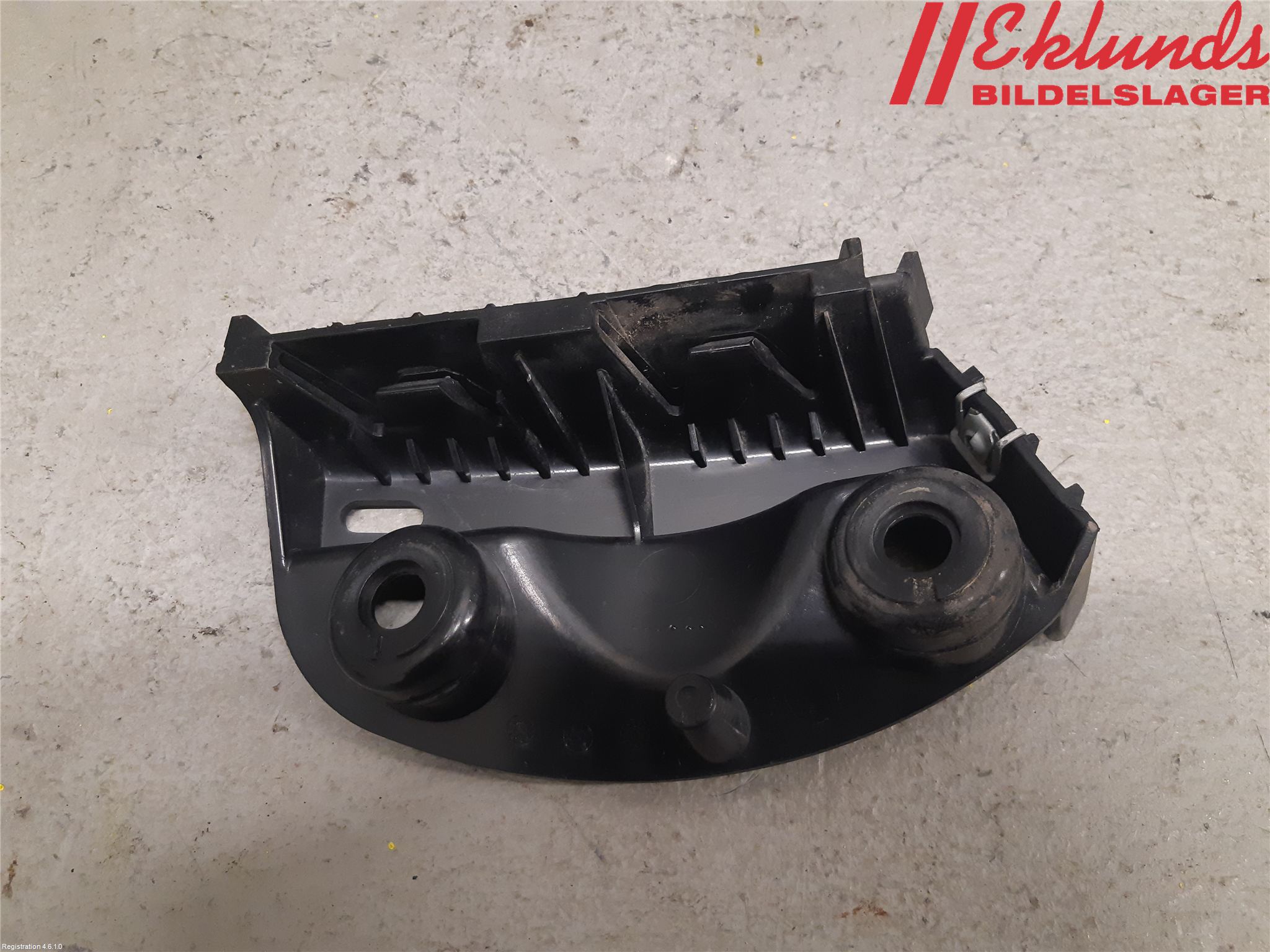 BMW 3 E90/91 SED/TOU 05-12 Stötfångarfäste Bak Hö