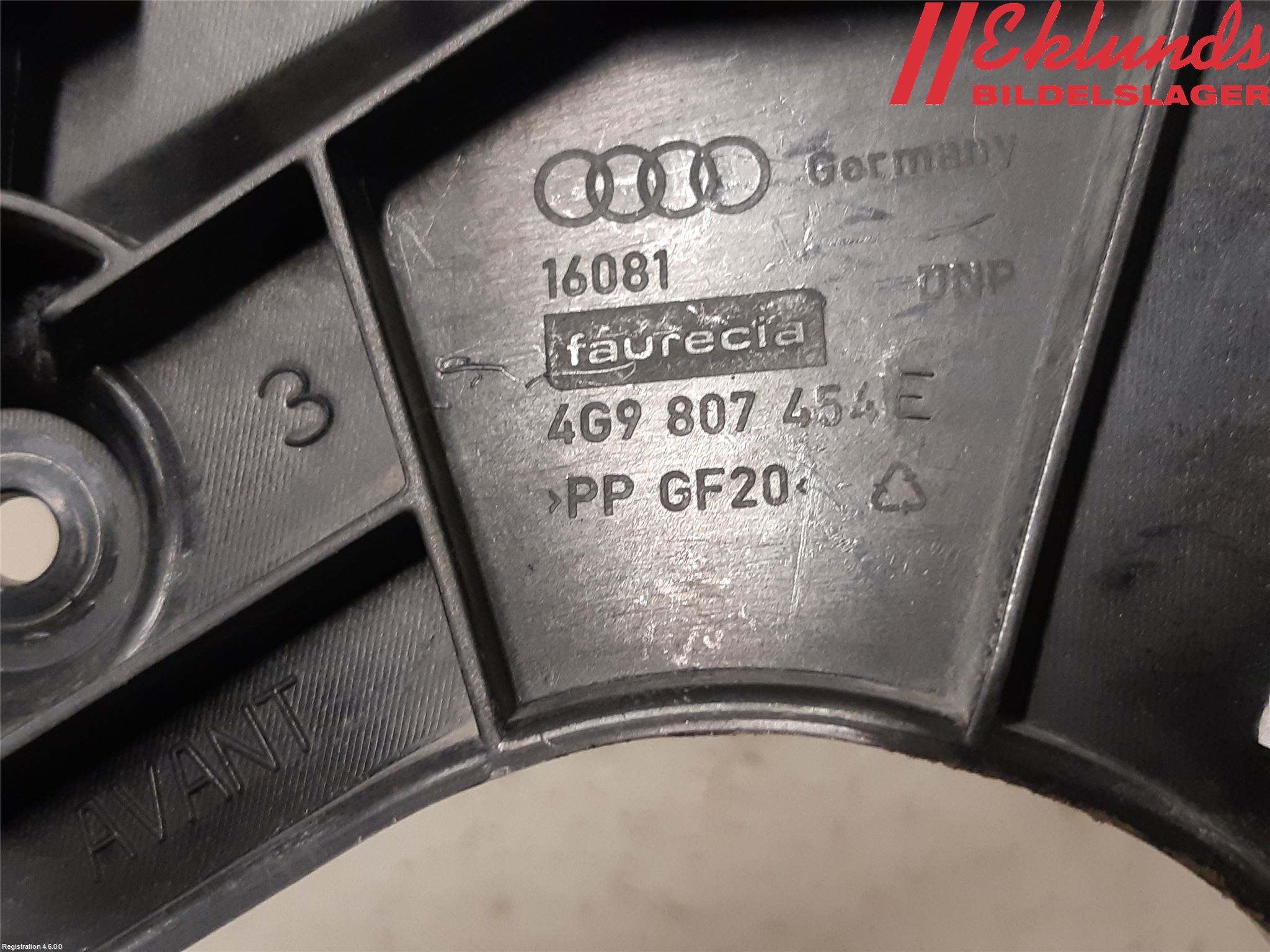 Audi A6/S6 4G 11-18 Stötfångarfäste Bak Hö