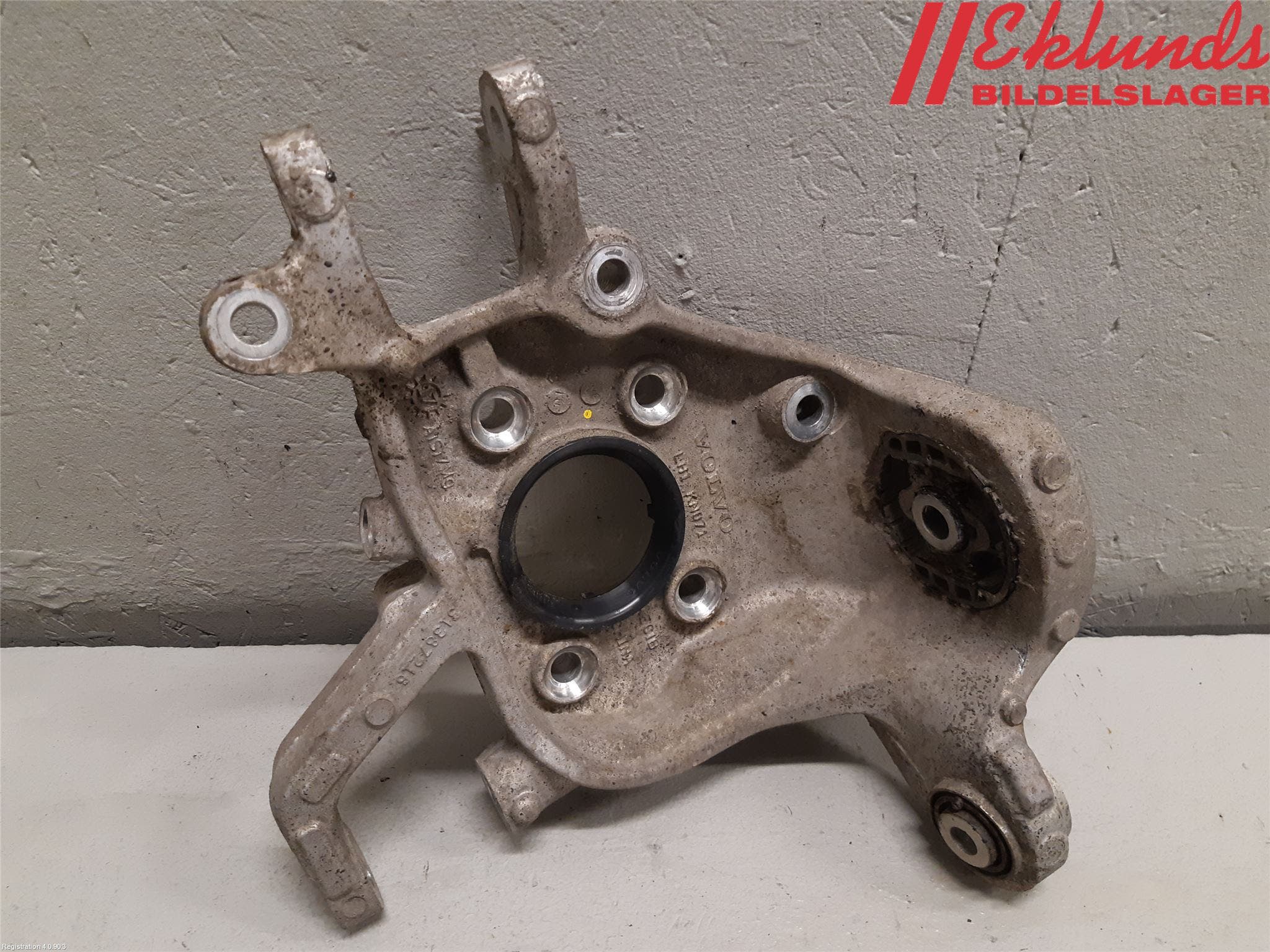 Volvo V90 CROSS COUNTRY 17->> Hjullagerhus-Spindel Vä B