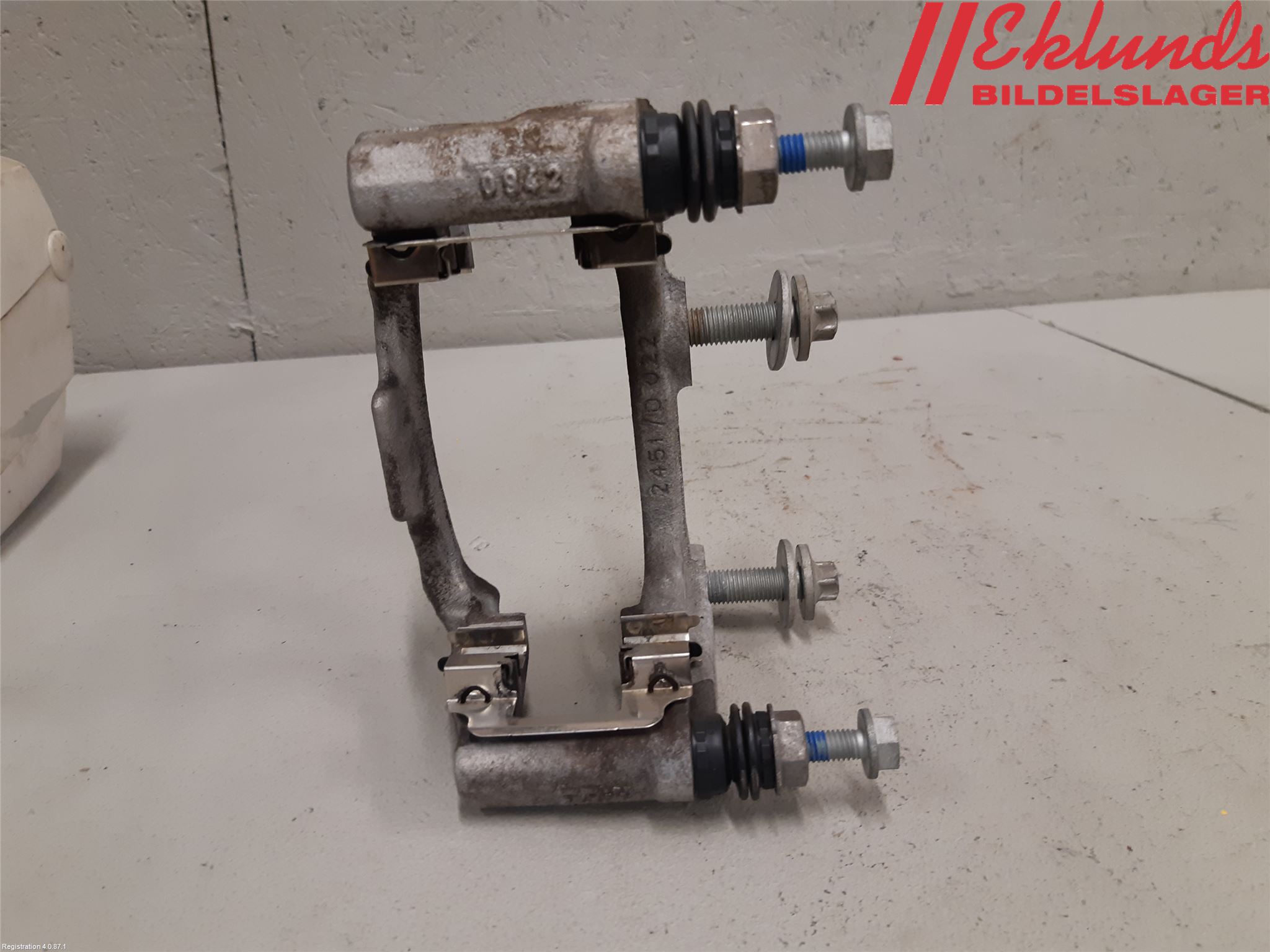 BMW iX I20 22- Bromsokshållare