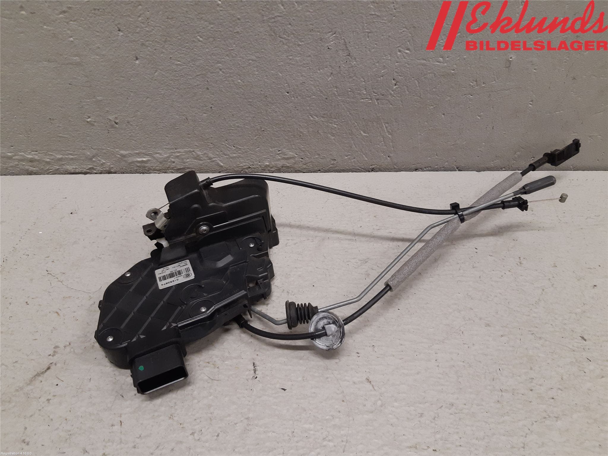 Volvo V70 08-13 Låskista-Dörrlås