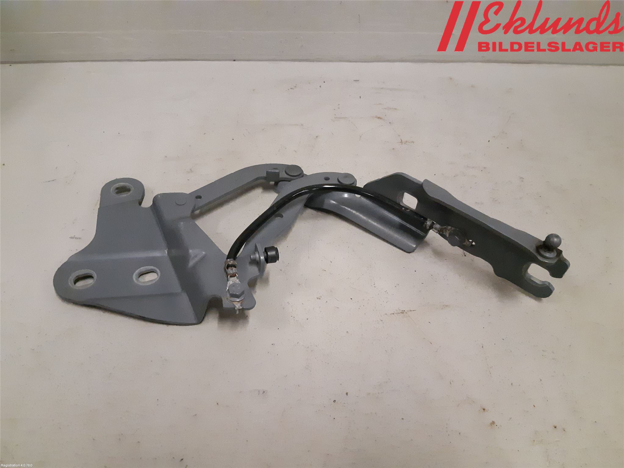 BMW X1 E84 10-15 Huvgångjärn