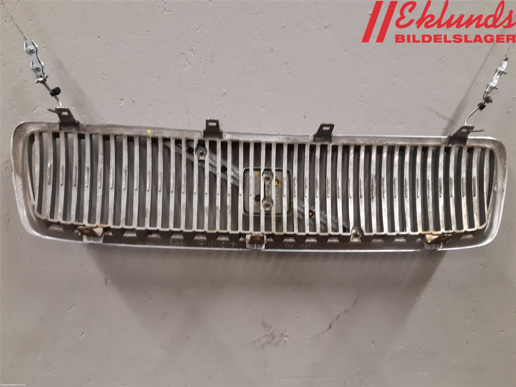 Volvo V70 00-04 Grill Komp