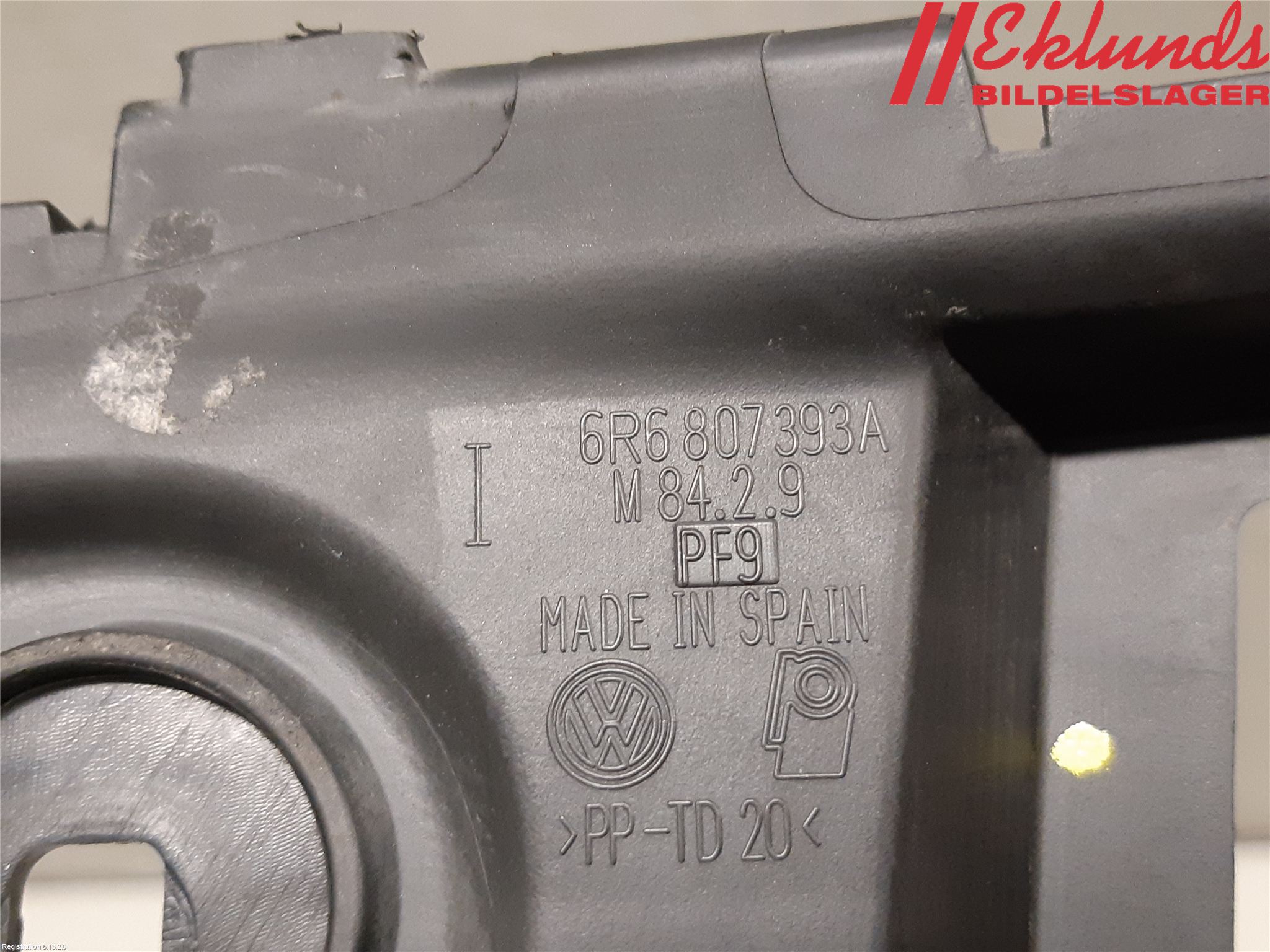 Volkswagen VW POLO 10-17 Stötfångarfäste Bak Vä