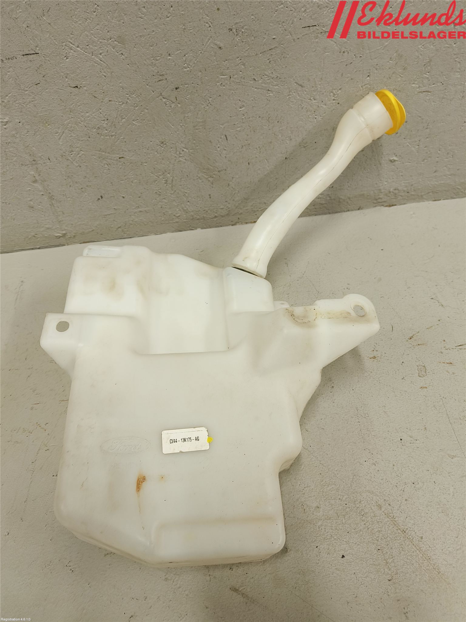 Ford KUGA 17-19 Spolartank Vindruta