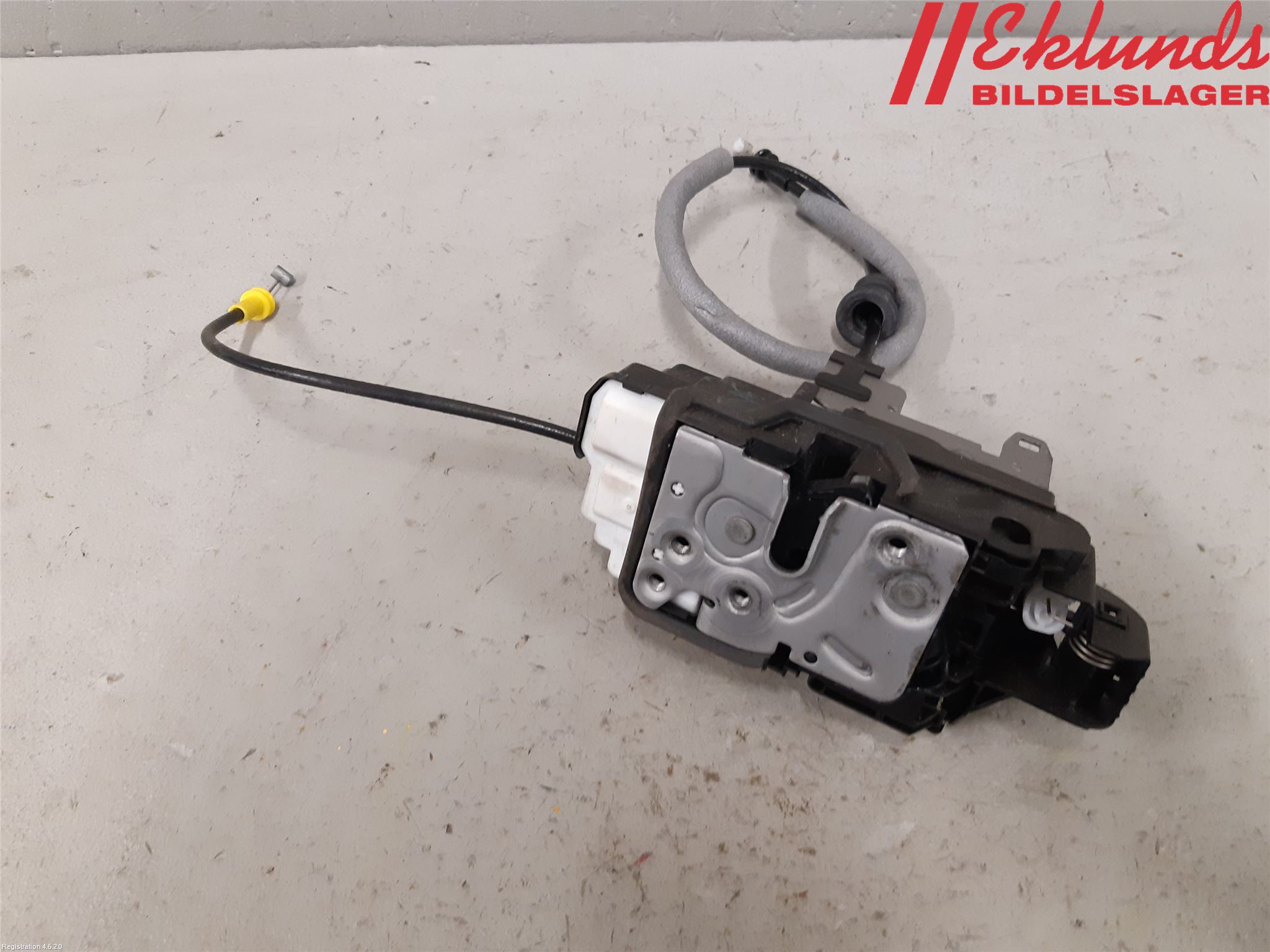 Volvo XC40/RECHARGE 18- Låskista-Dörrlås