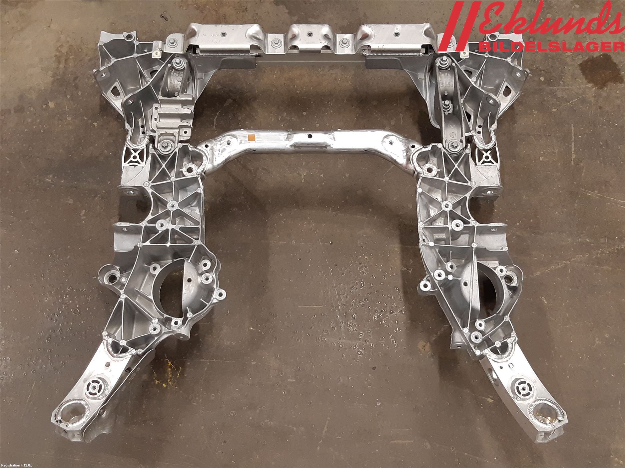 BMW 5 G30/G31/F90 17-23 Framvagnsbalk