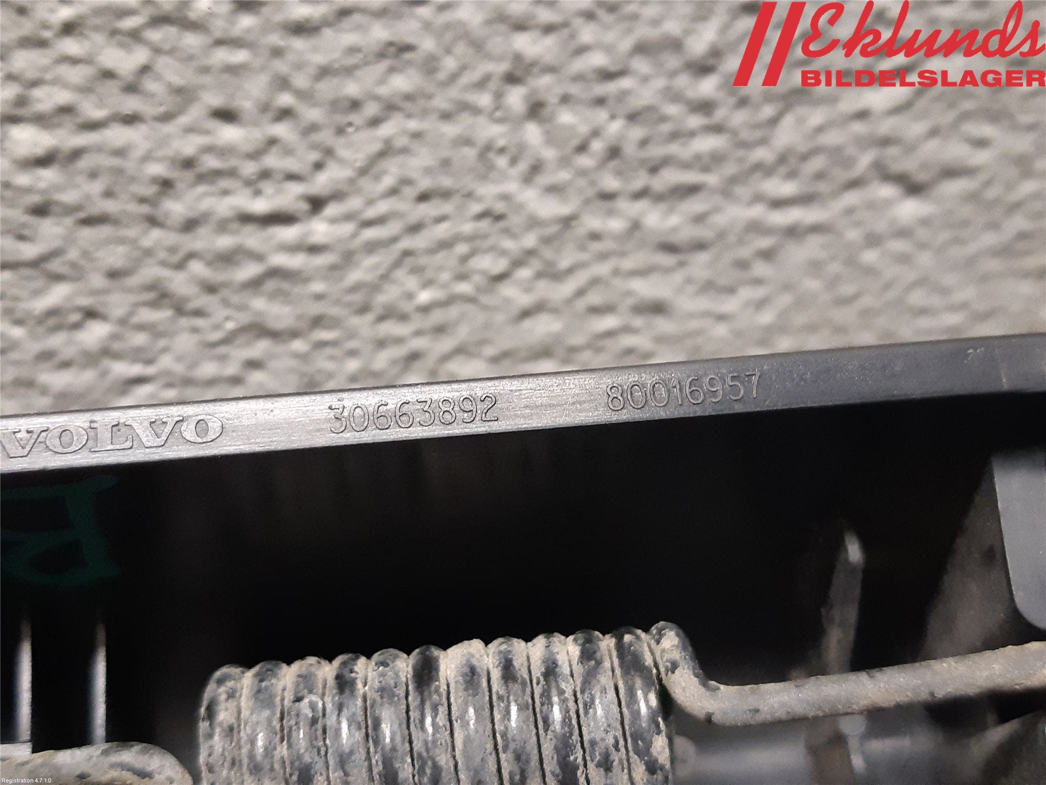 Volvo V70 08-13 Torkararm-Bakruta