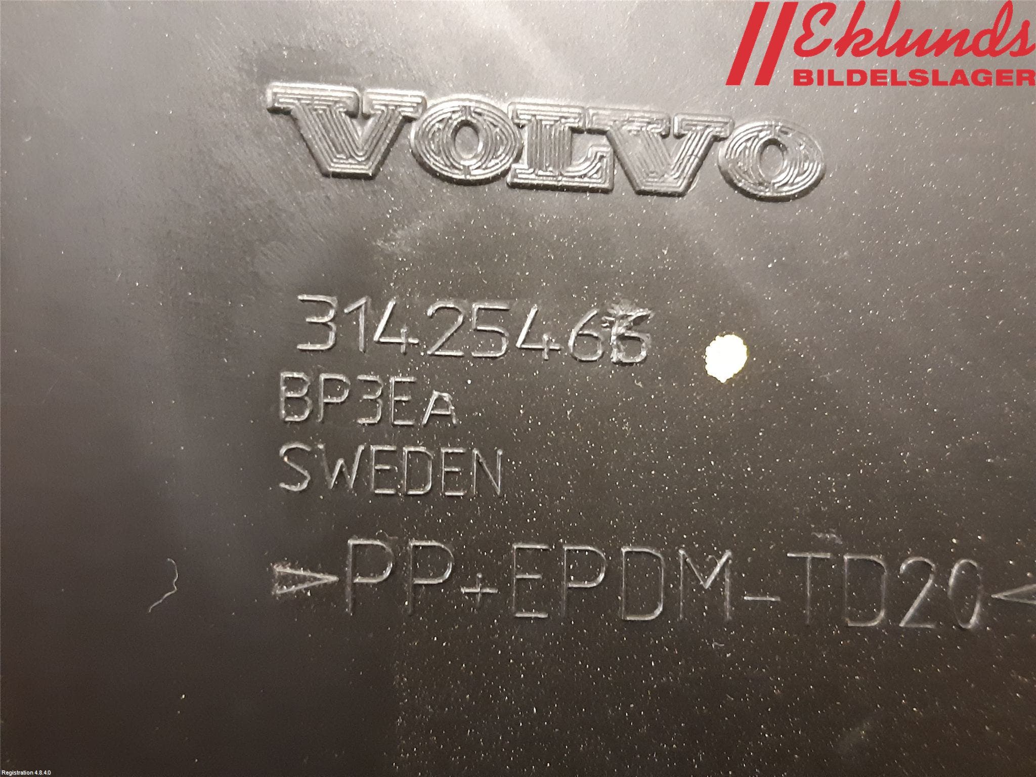 Volvo V60 14-18 Stötfångarfäste Bak Hö