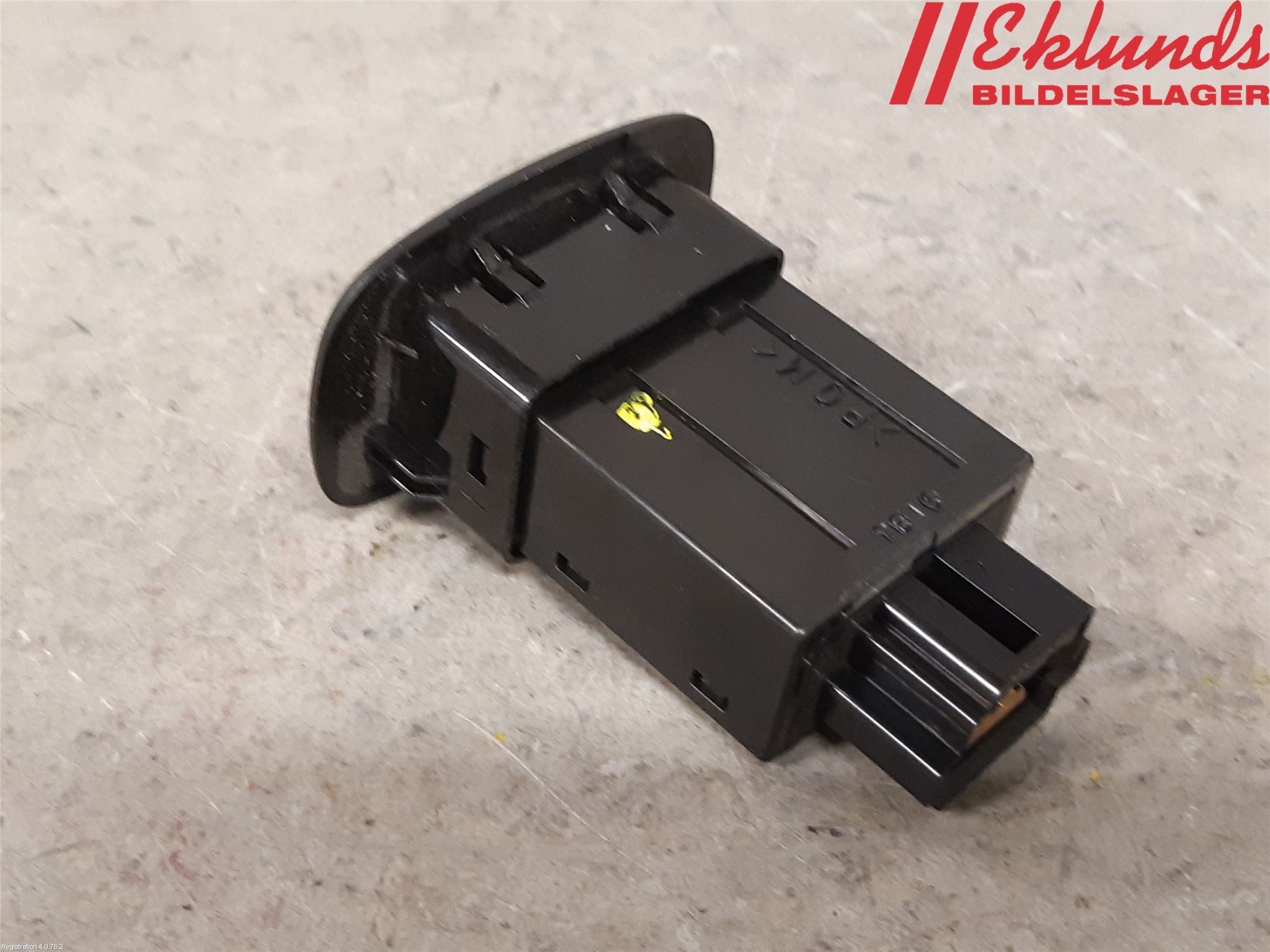 Mitsubishi OUTLANDER 13-21 Strömställare Baklucka