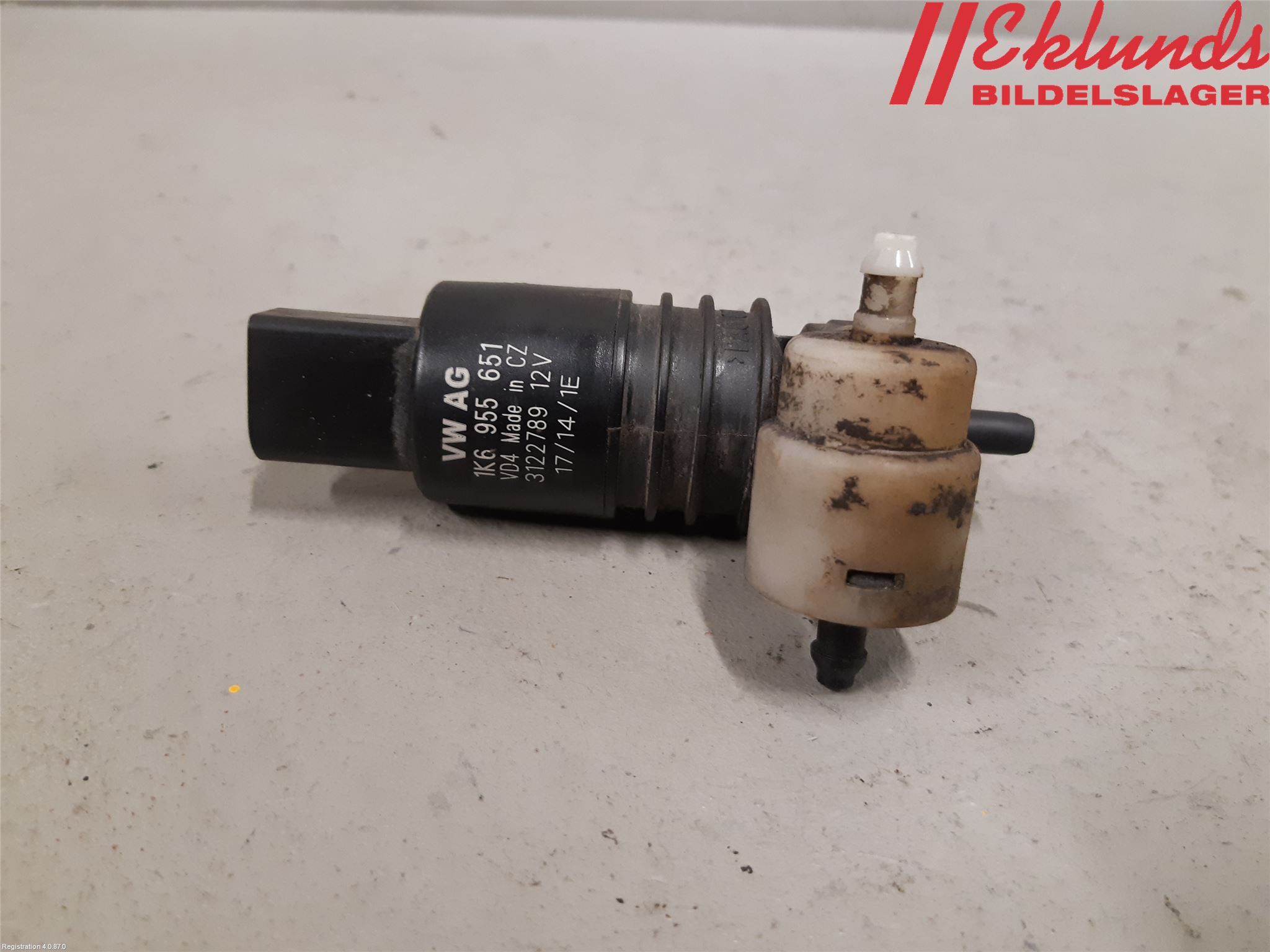 Volkswagen VW CADDY 11-15 Spolarpump Vindruta