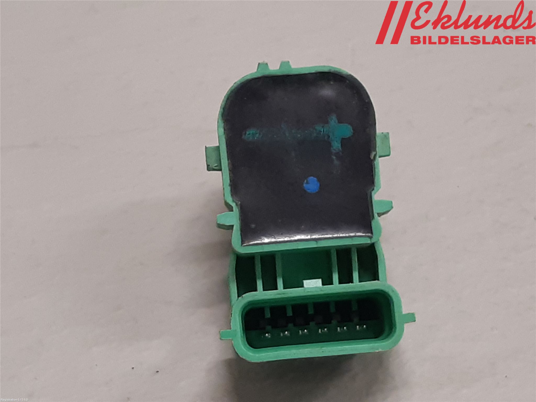 Kia SPORTAGE (QL) 16-21 Parkeringshjälp Frontsensor