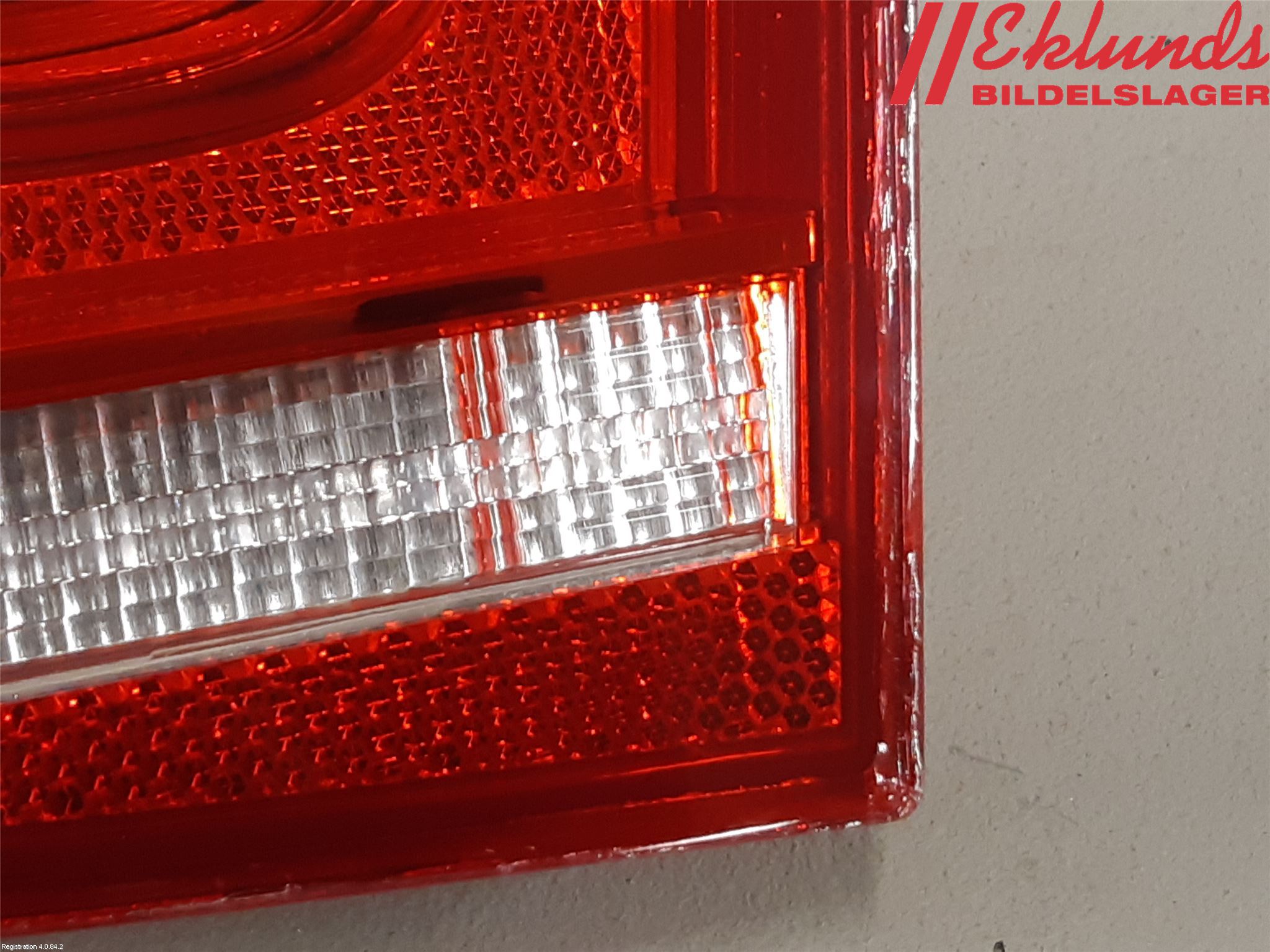 Volkswagen VW PASSAT 11-14 Bakljus Lucka Hö