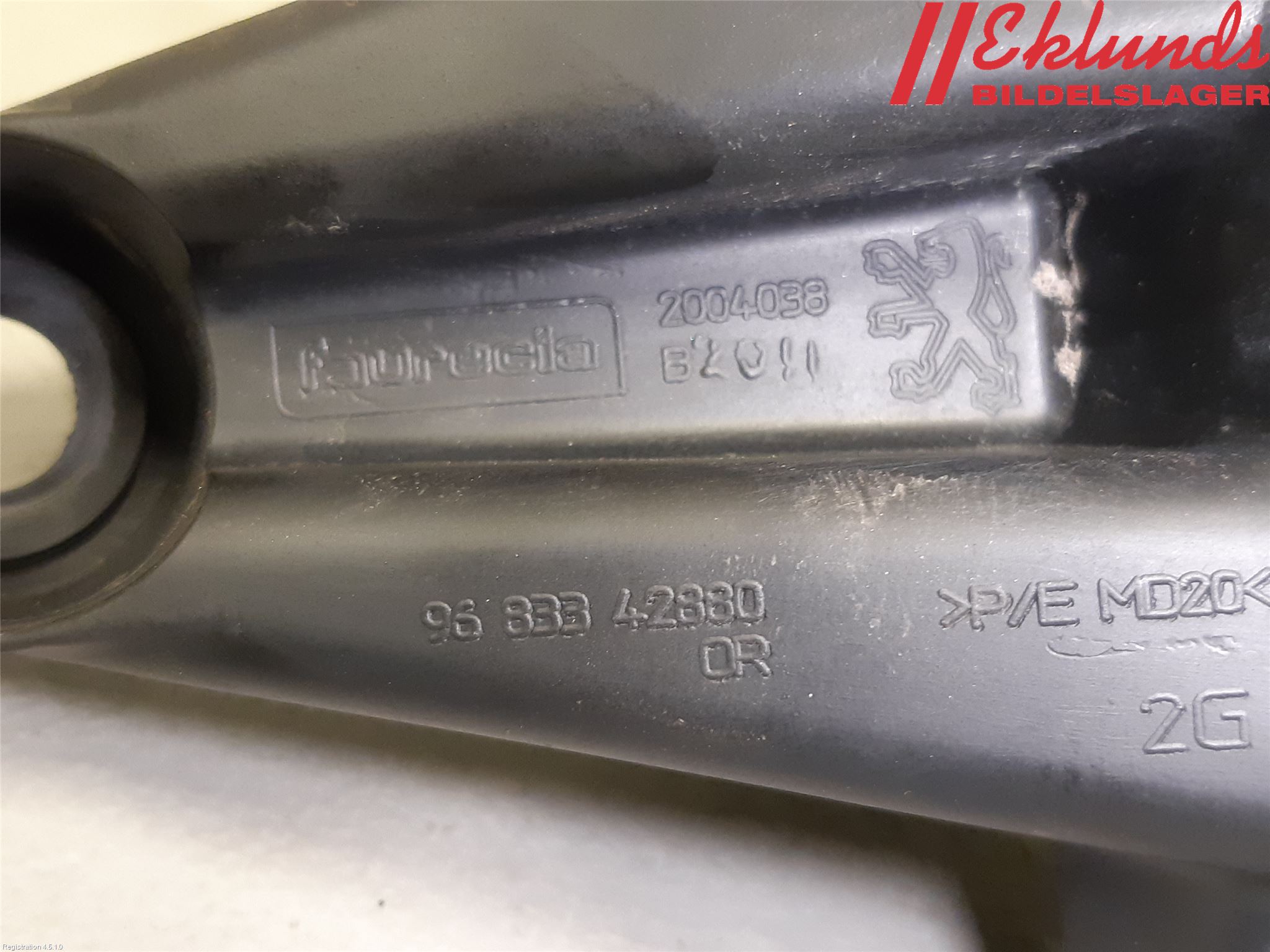 Peugeot 3008 09-16 Stötfångarfäste Bak Vä