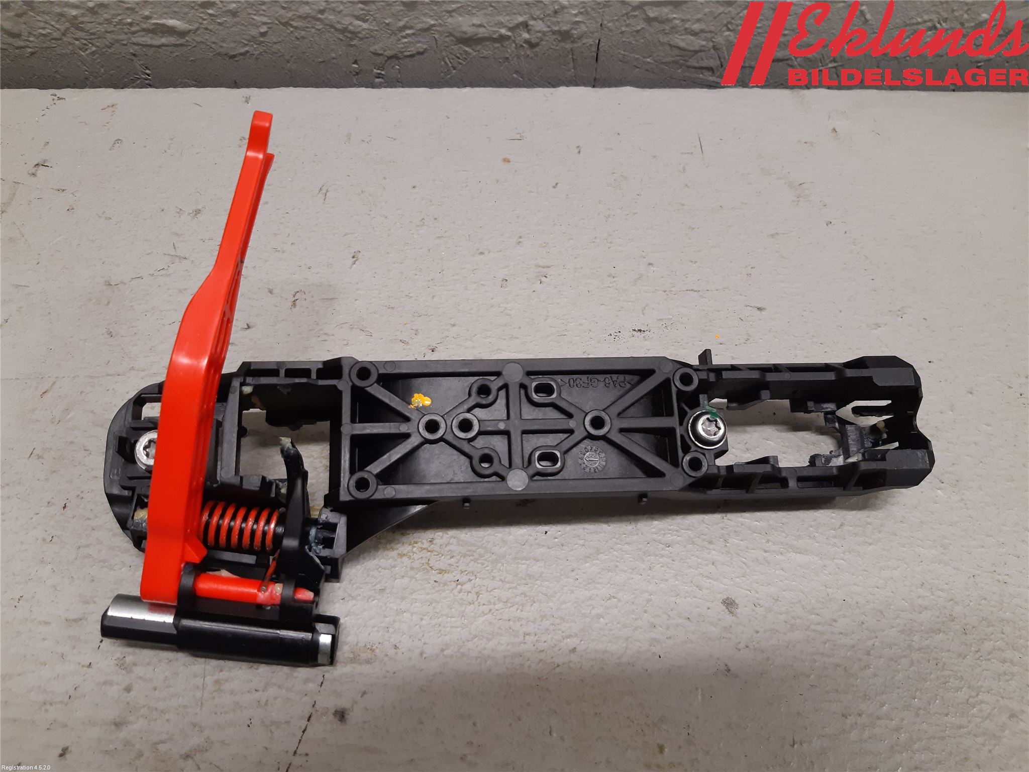 Toyota YARIS XP130 12-14 Dörrhandtag Yttre Hö