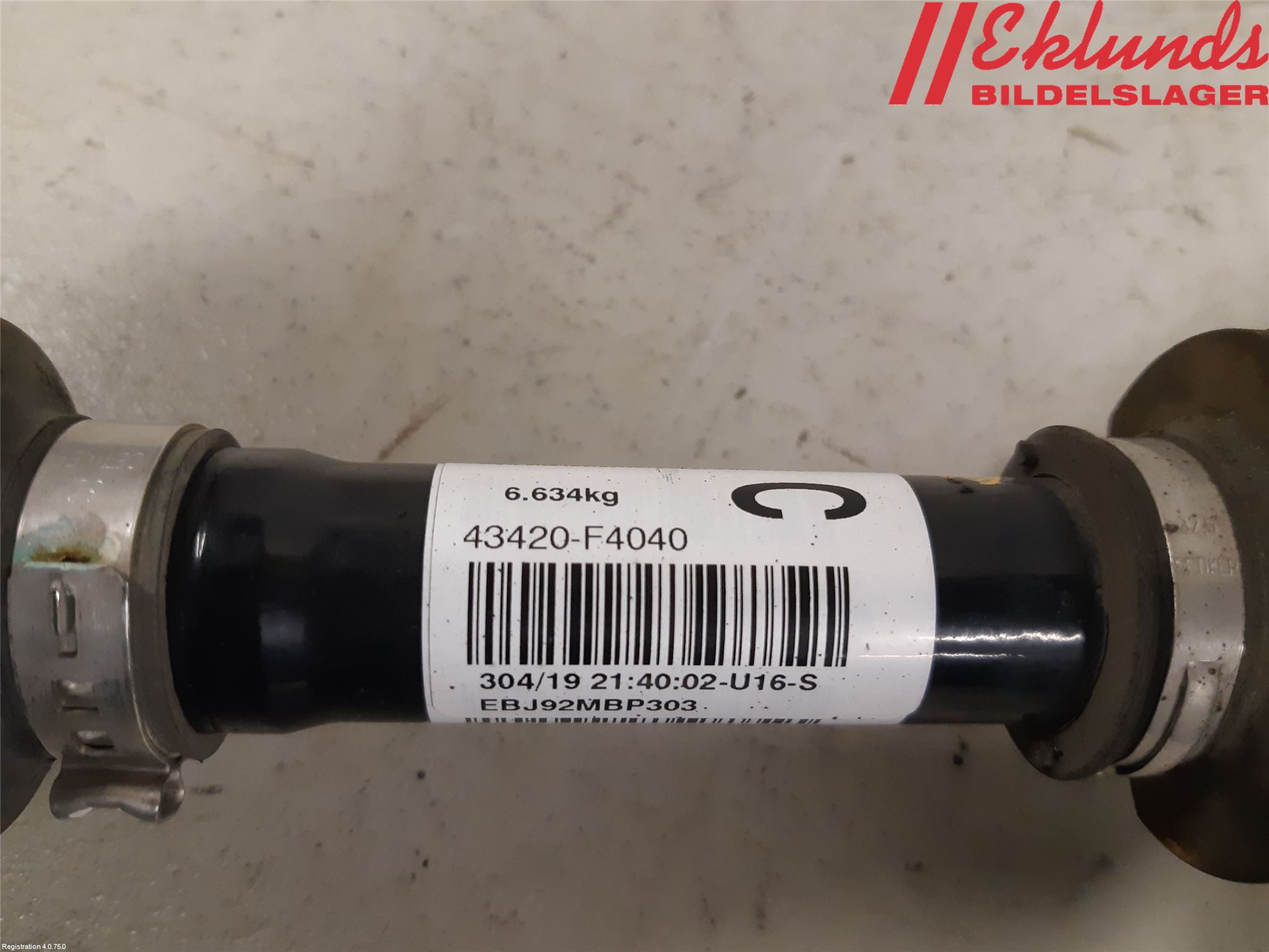 Toyota C-HR 16-23 Drivaxel Fram Vänster