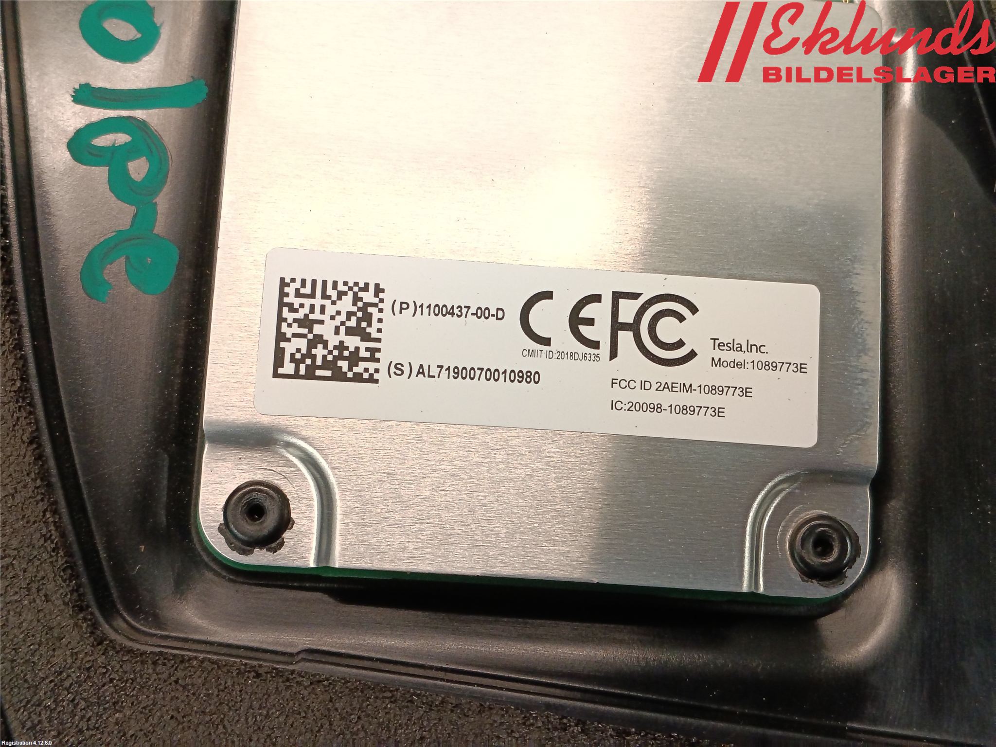 Tesla MODEL 3 17- Inr Plastd A-B-C Stolpe