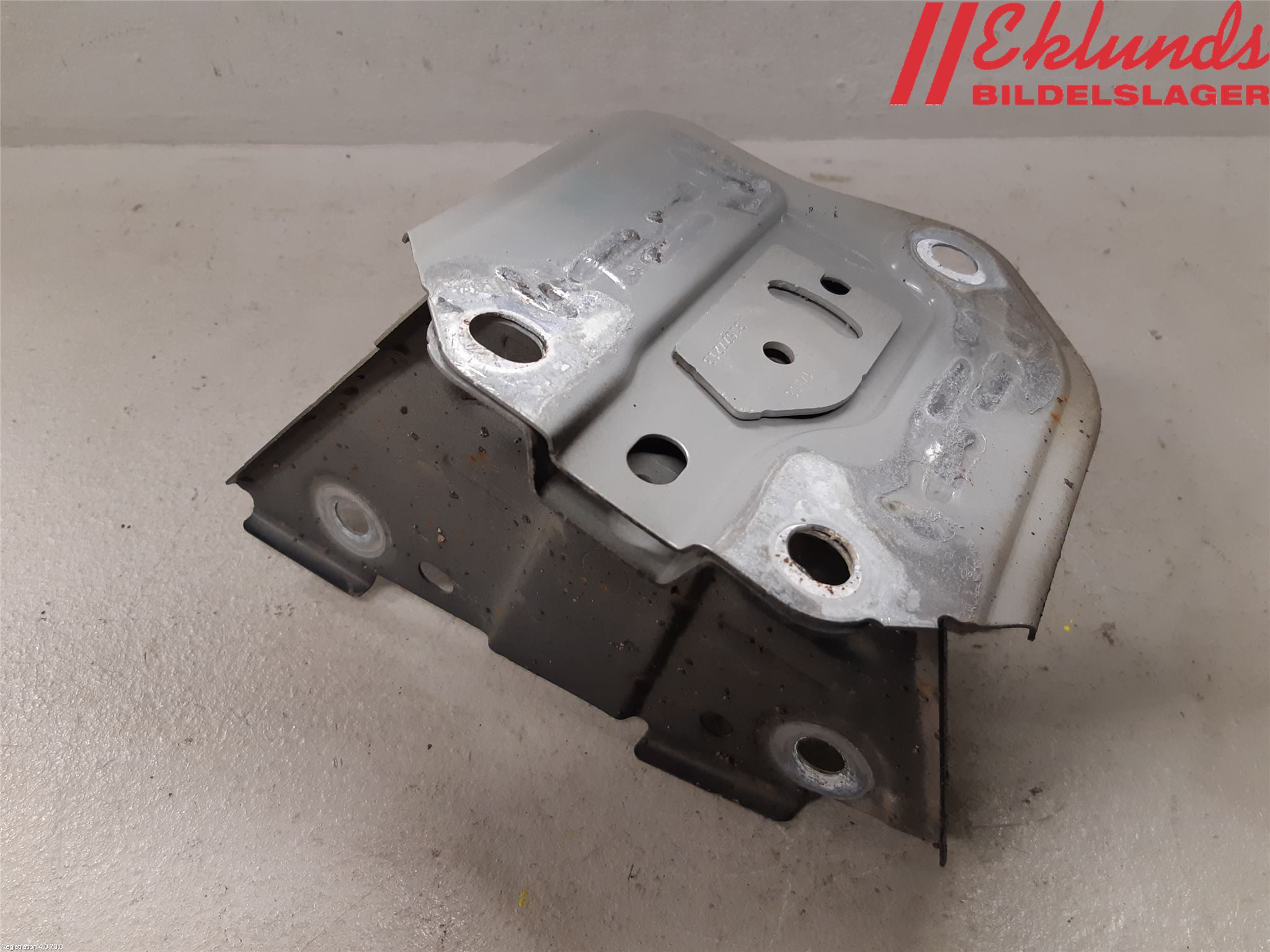 Volvo V90 17->> Stötfångarbärjärn Bak