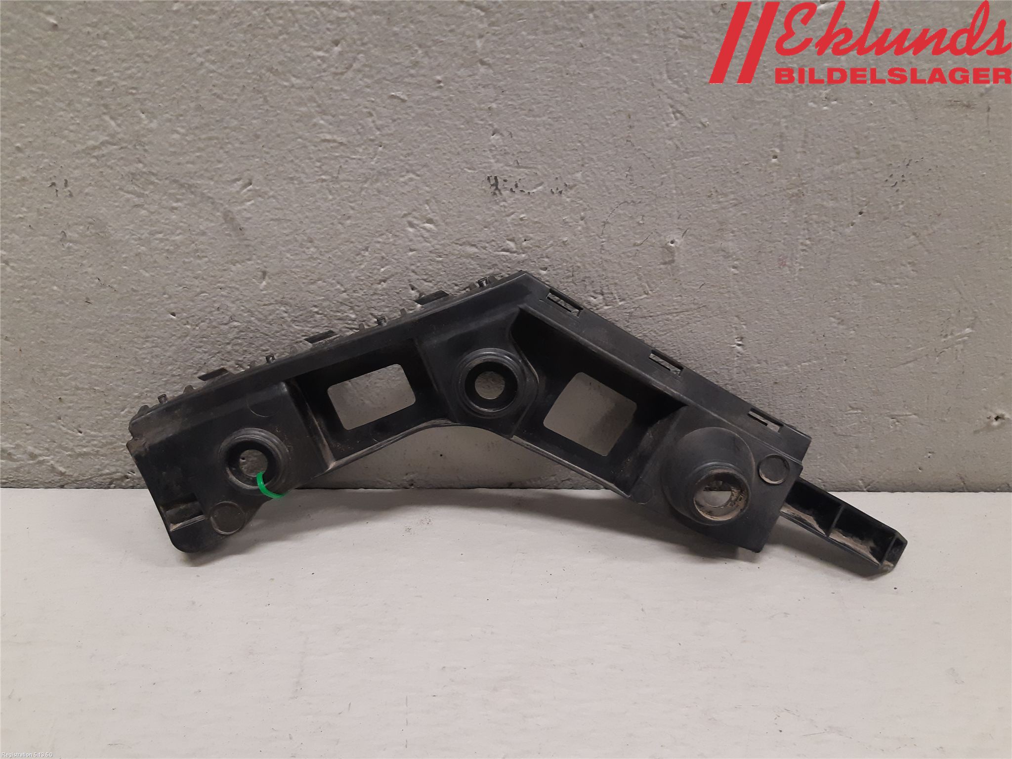 Volkswagen VW GOLF / E-GOLF VII 13-20 Stötfångarfäste Bak Hö