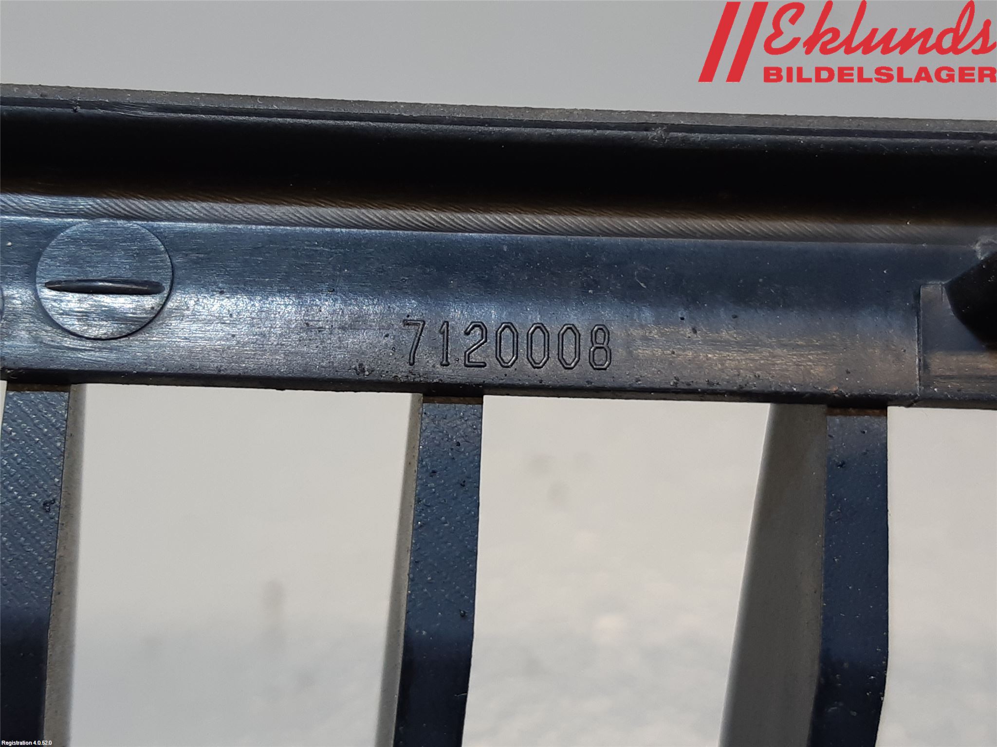 BMW 3 E90/91 SED/TOU 05-12 Grilldel Höger