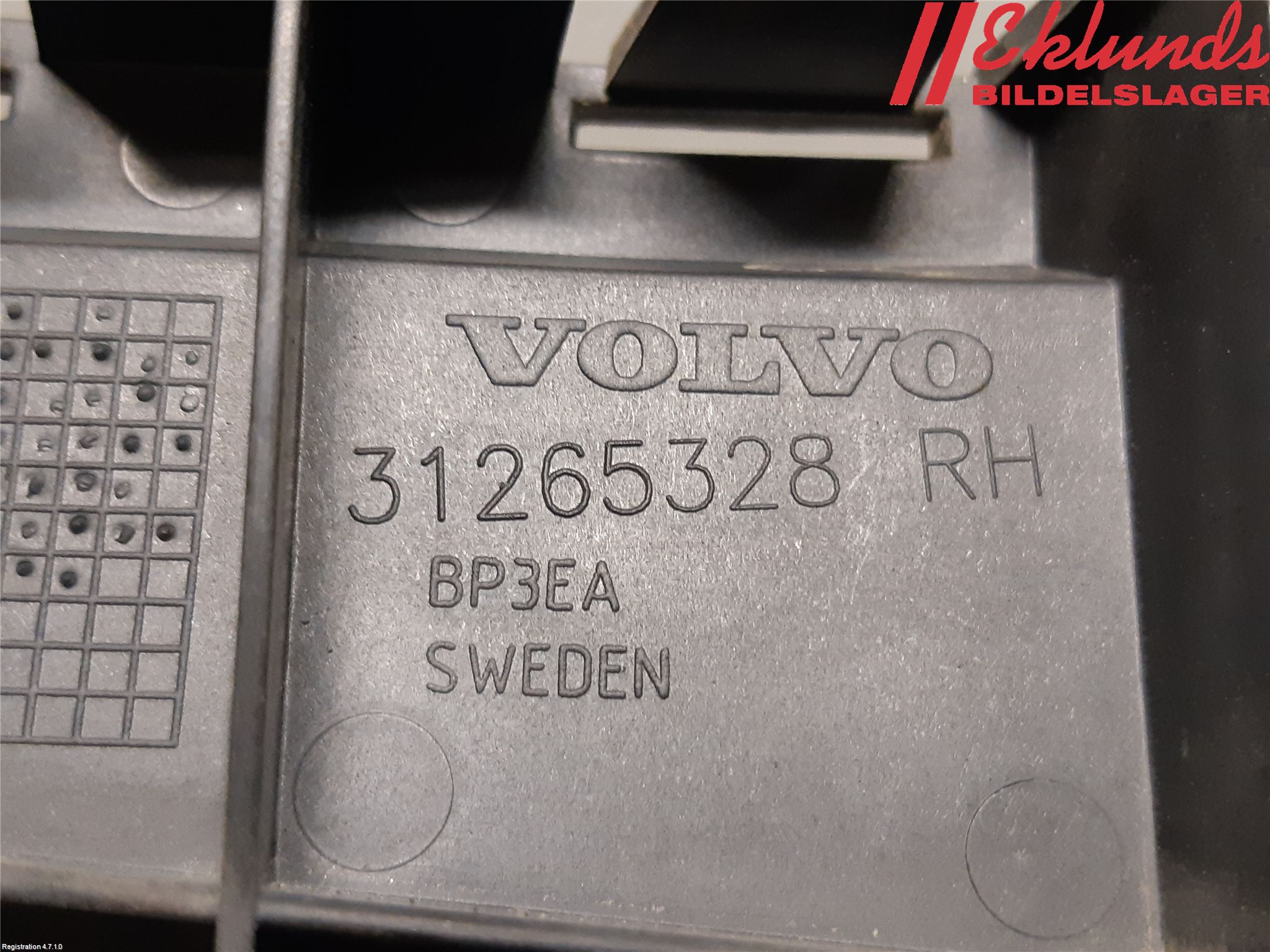 Volvo V70 08-13 Stötfångarfäste Bak Hö