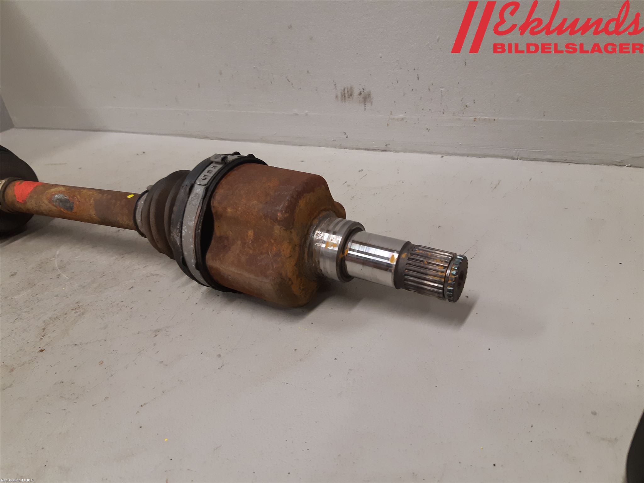 Volvo V70 08-13 Drivaxel Fram Vänster