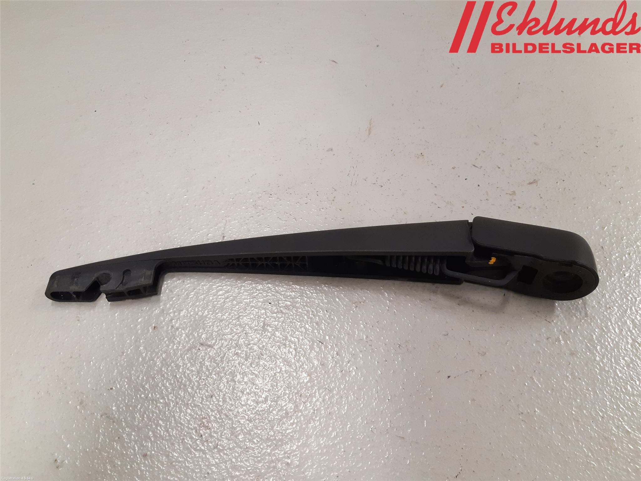 Mitsubishi OUTLANDER 13-21 Torkararm-Bakruta