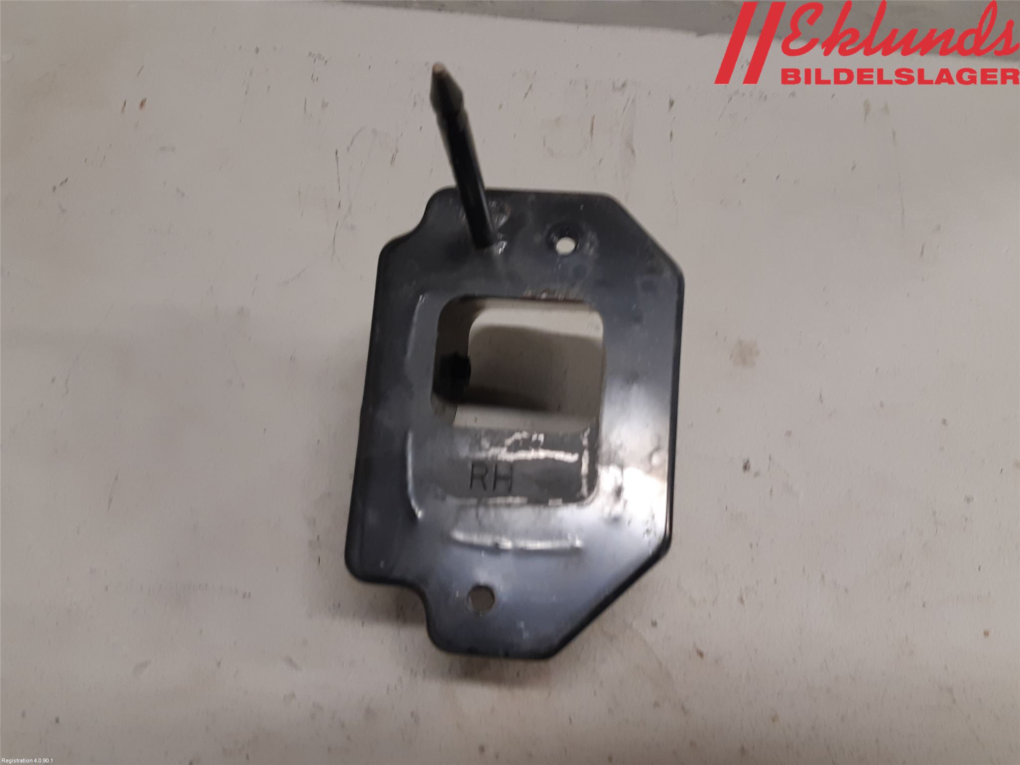 Kia STONIC 18->> Stötfångarbärjärn Bak