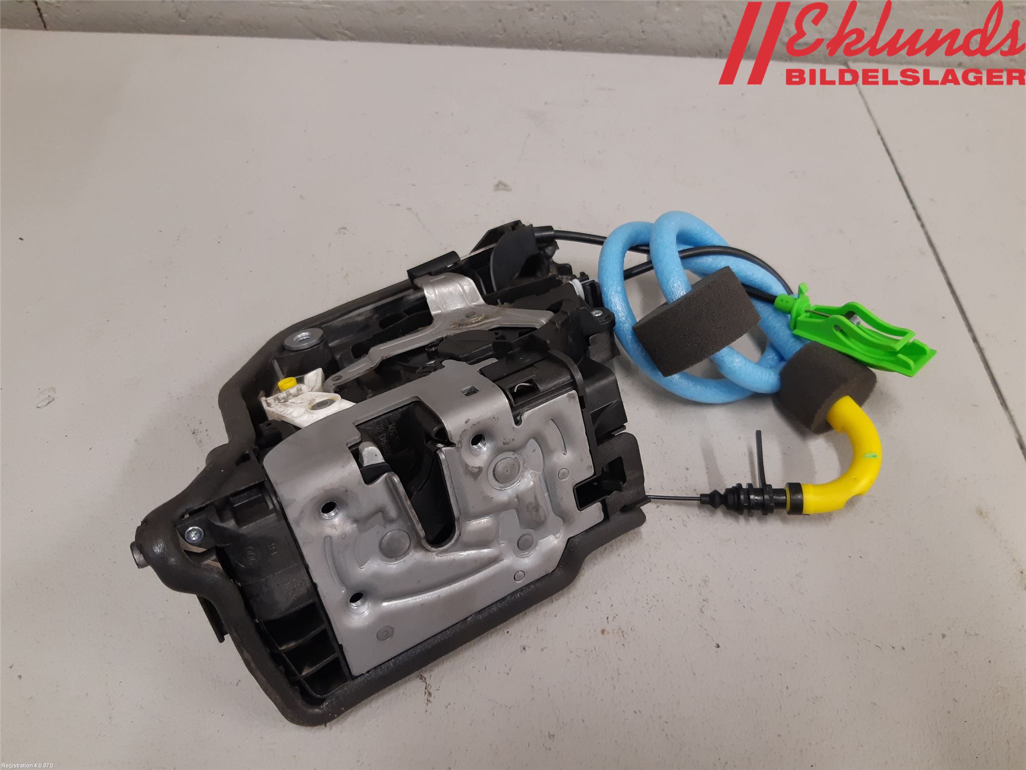 BMW 2 F45 Active Tourer 14-21 Låskista-Dörrlås