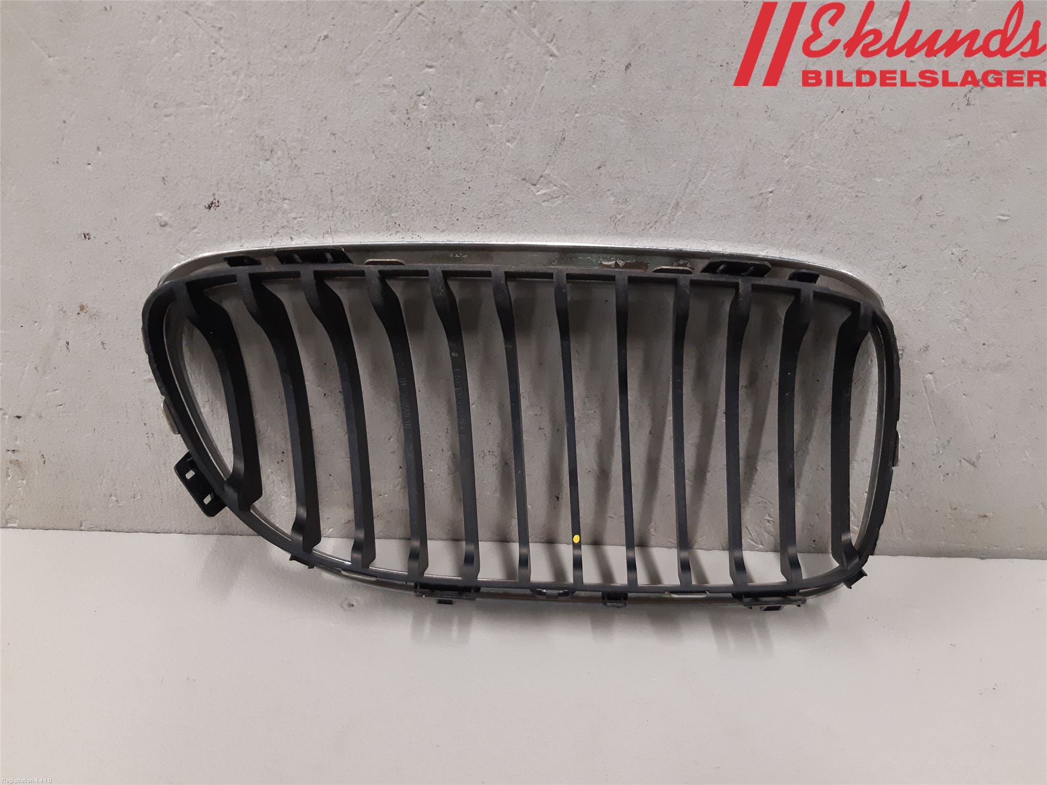 BMW 3 E90/91 SED/TOU 05-12 Grilldel Vänster