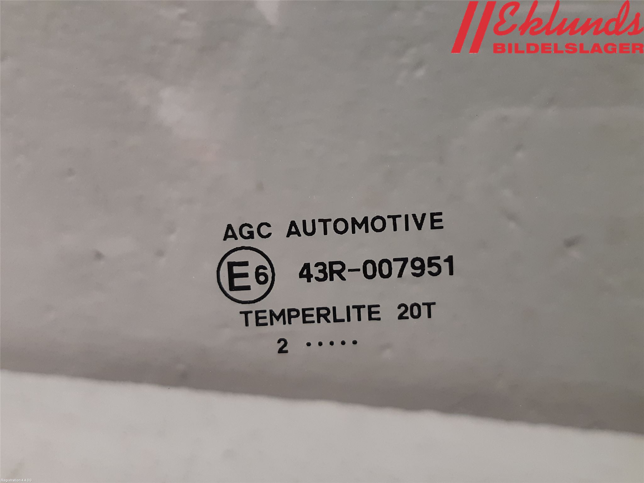 Toyota YARIS XP21 20- Dörruta Fram Höger