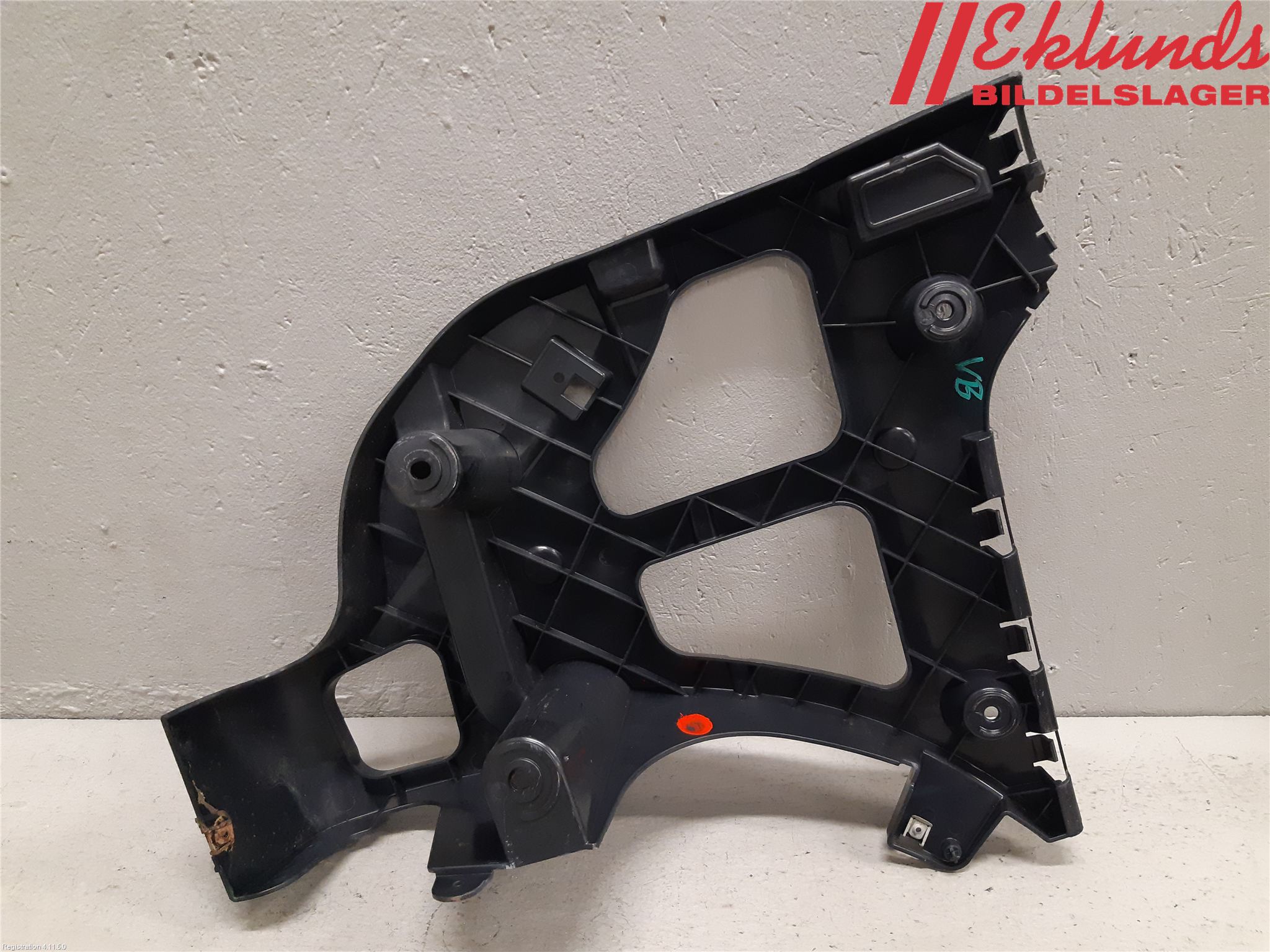 BMW X5 E70 07-13 Stötfångarfäste Bak Vä
