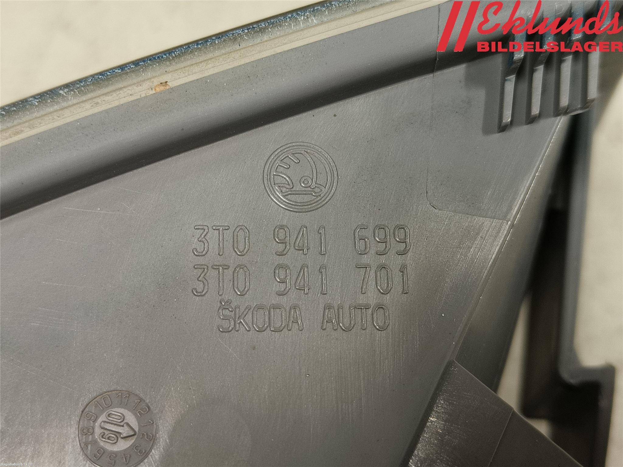 Skoda SUPERB 09-15 Dimljus-Varselljus Fram