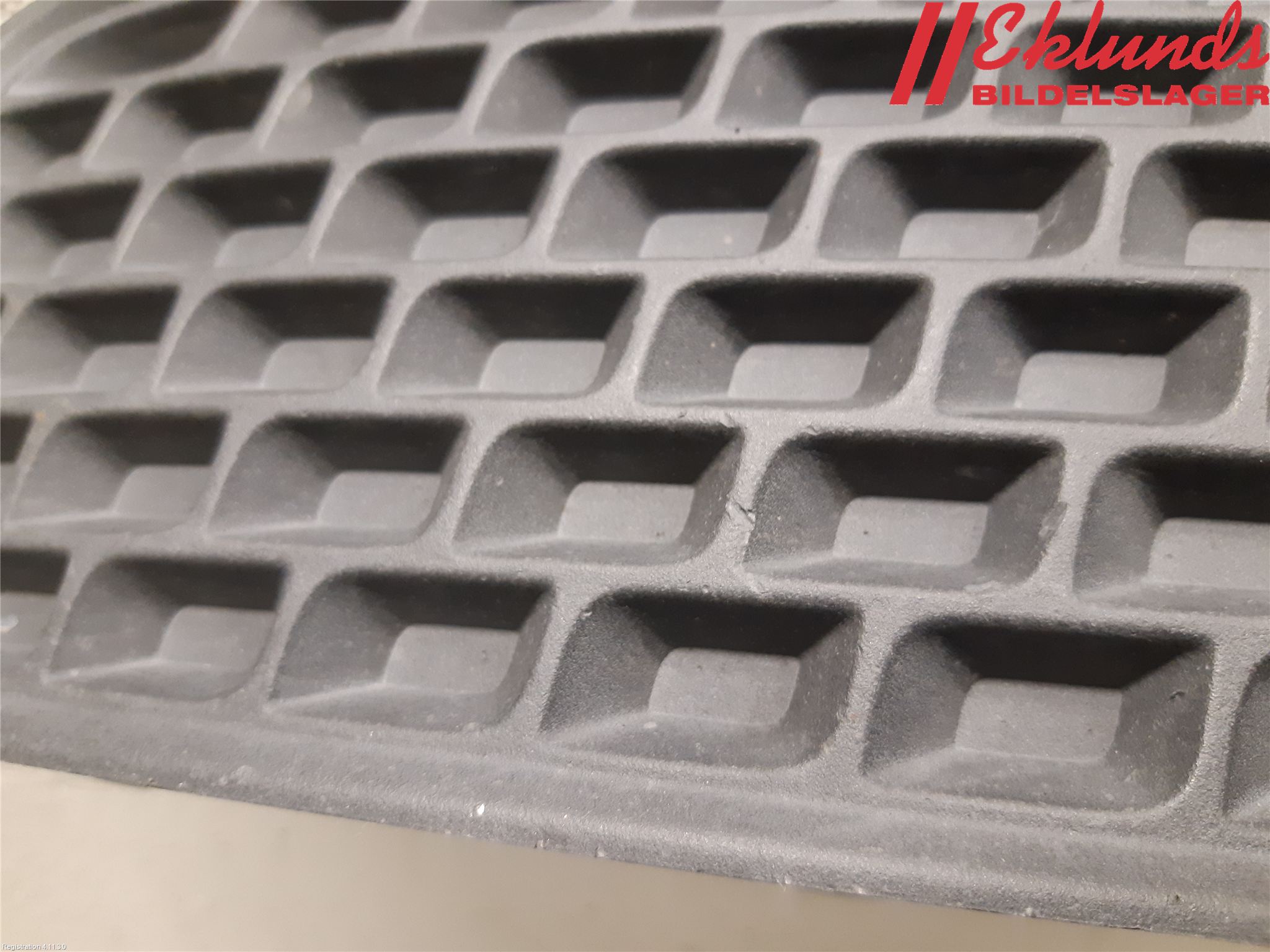 Volvo V70 08-13 Stöt Utfyllnad-List-Grill