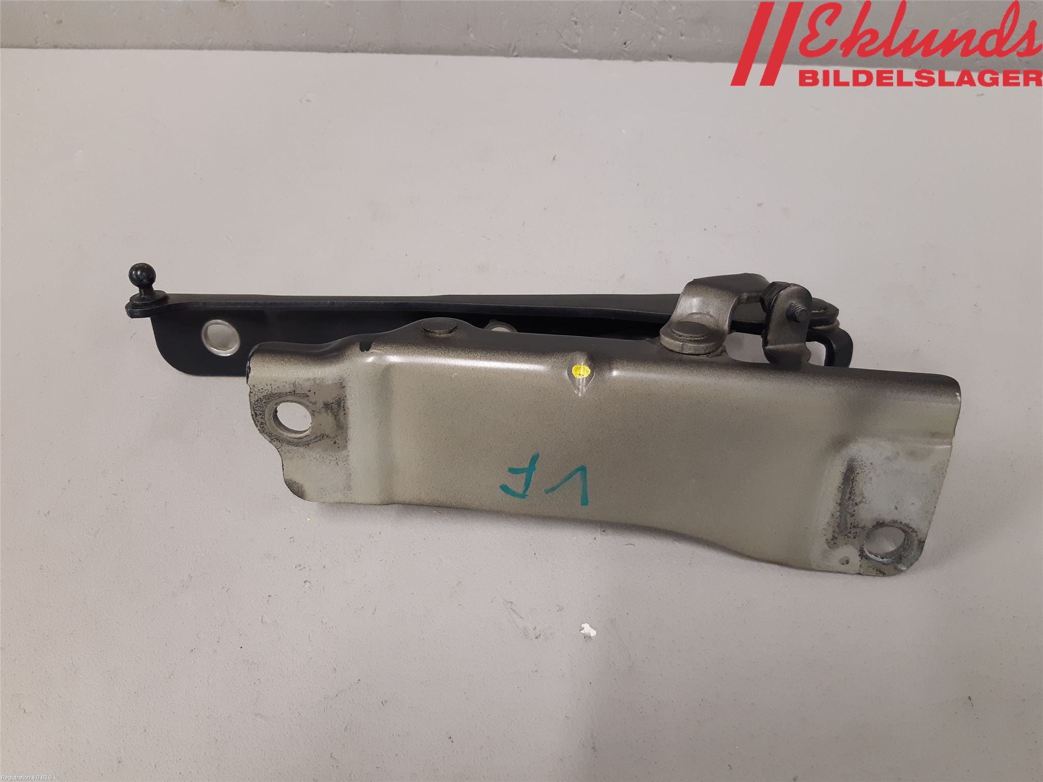 Kia OPTIMA 16-20 Huvgångjärn